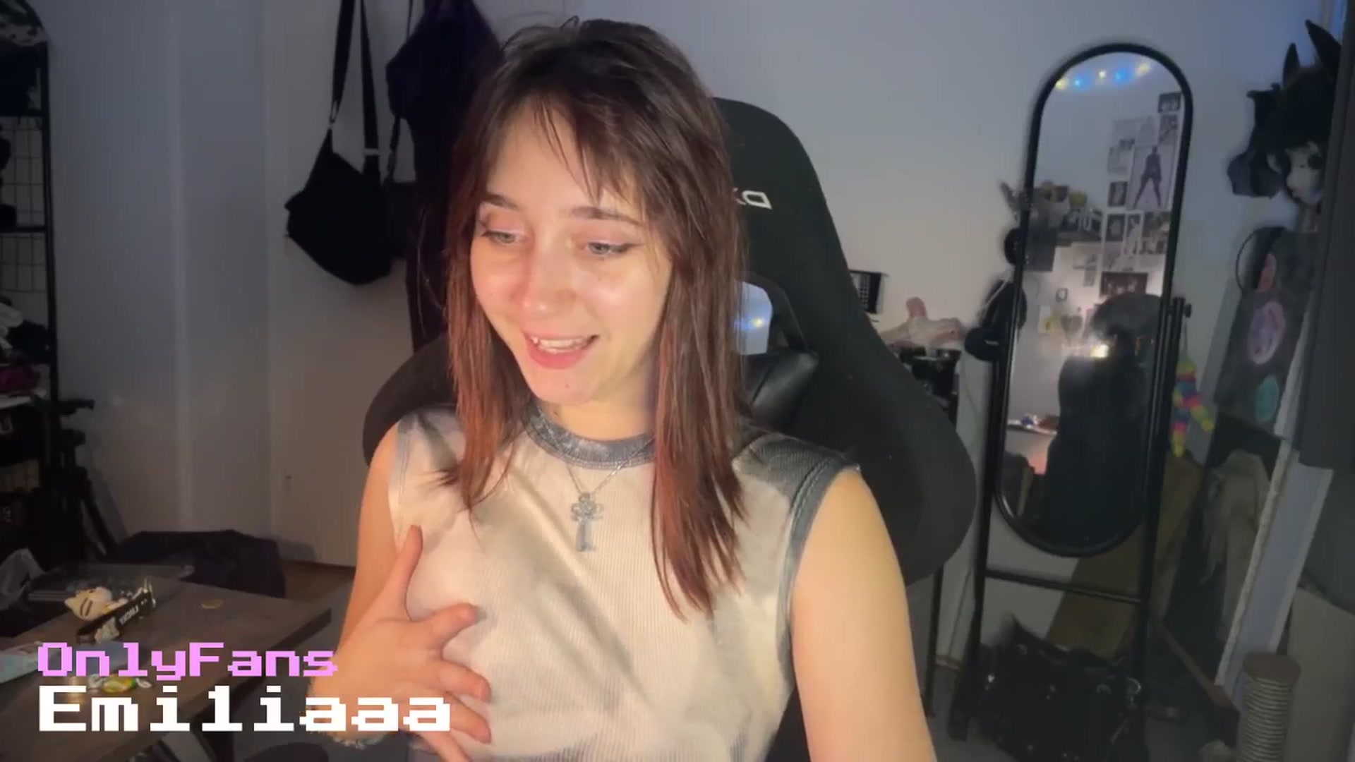 Gallery image thumbnail from Emiliaaaaa's myfreecams stream on, 08/10/2025, 01:00 image 14 of 20