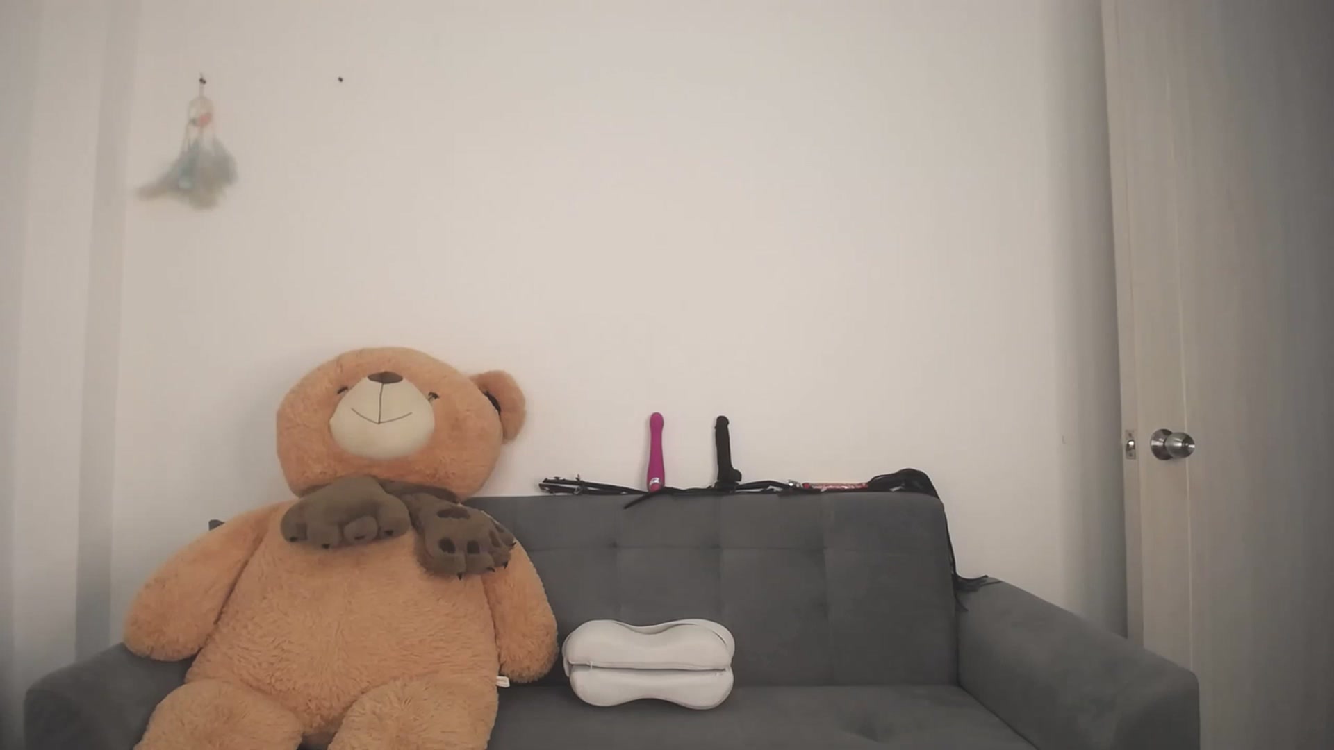Gallery image thumbnail from Emiliarain's myfreecams stream on, 11/20/2022, 03:18 image 6 of 20