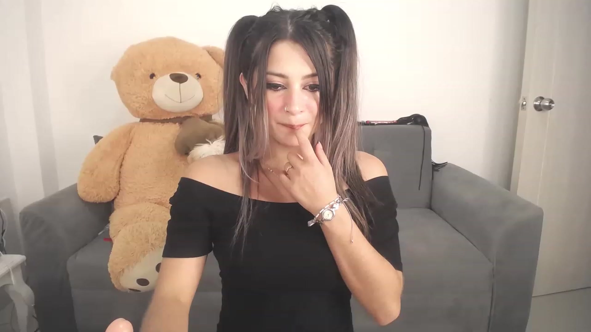 Gallery image thumbnail from Emiliarain's myfreecams stream on, 11/20/2022, 04:12 image 6 of 20