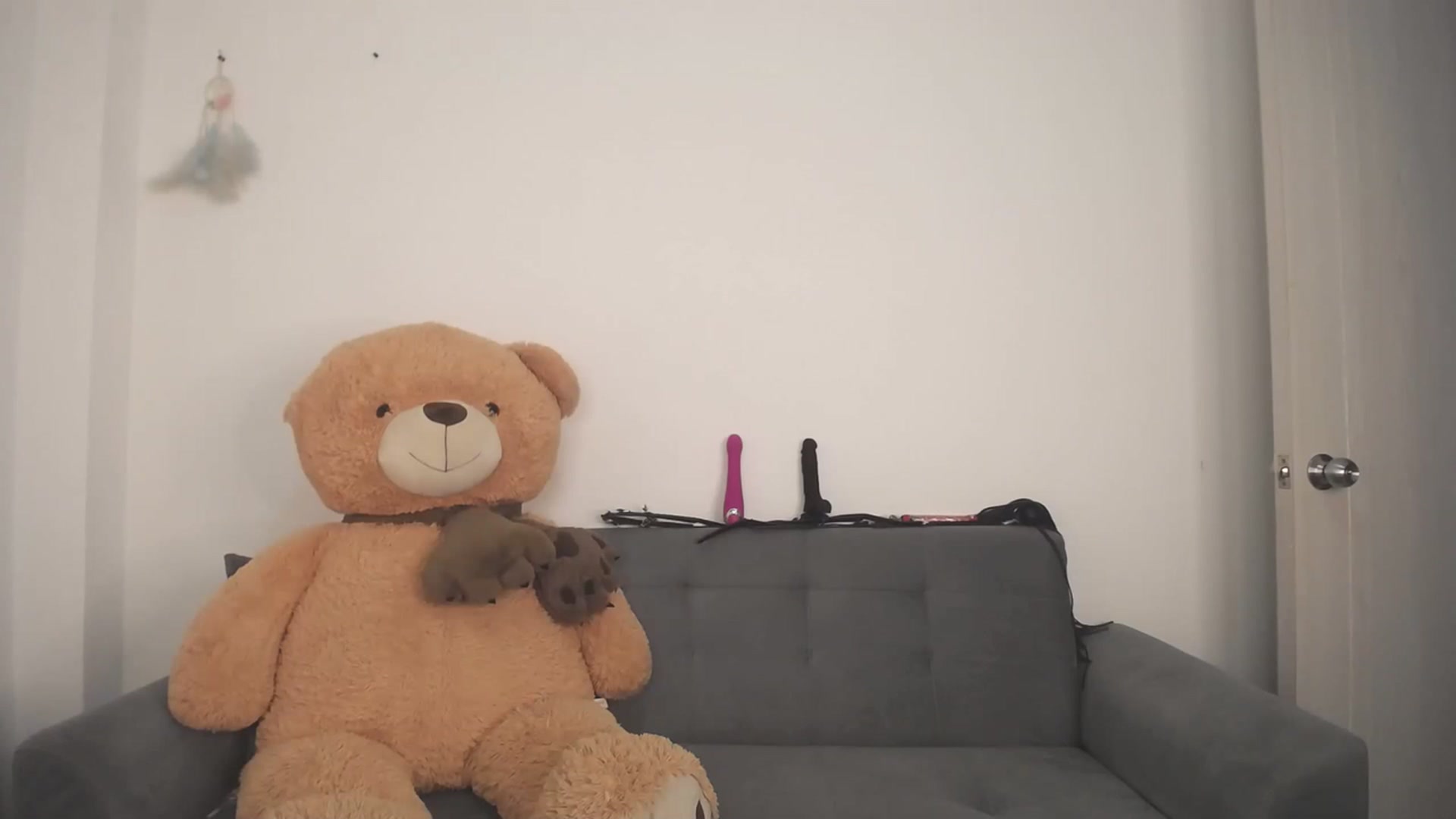 Gallery image thumbnail from Emiliarain's myfreecams stream on, 11/20/2022, 04:12 image 14 of 20