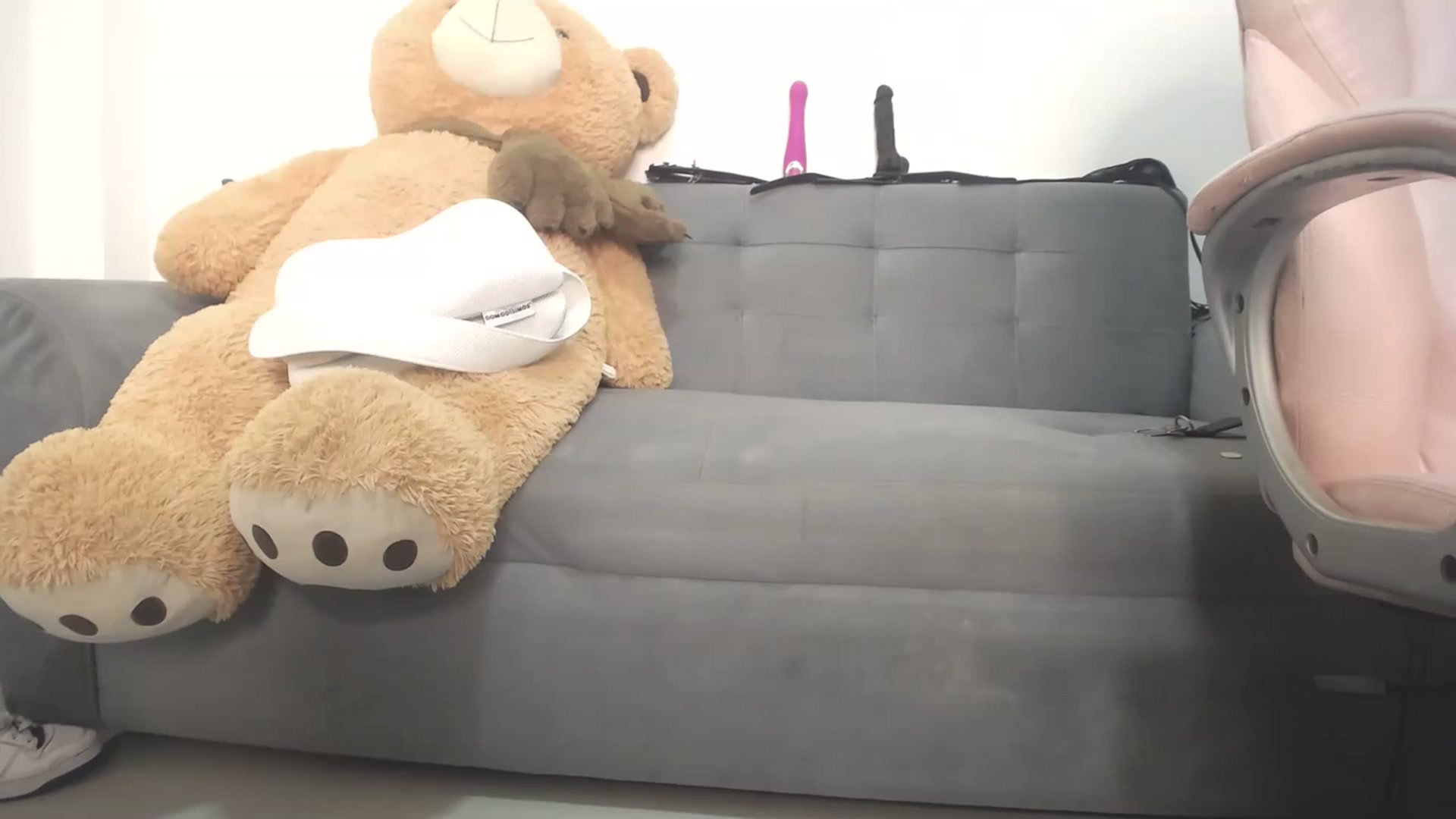 Gallery image thumbnail from Emiliarain's myfreecams stream on, 11/21/2022, 04:02 image 14 of 20
