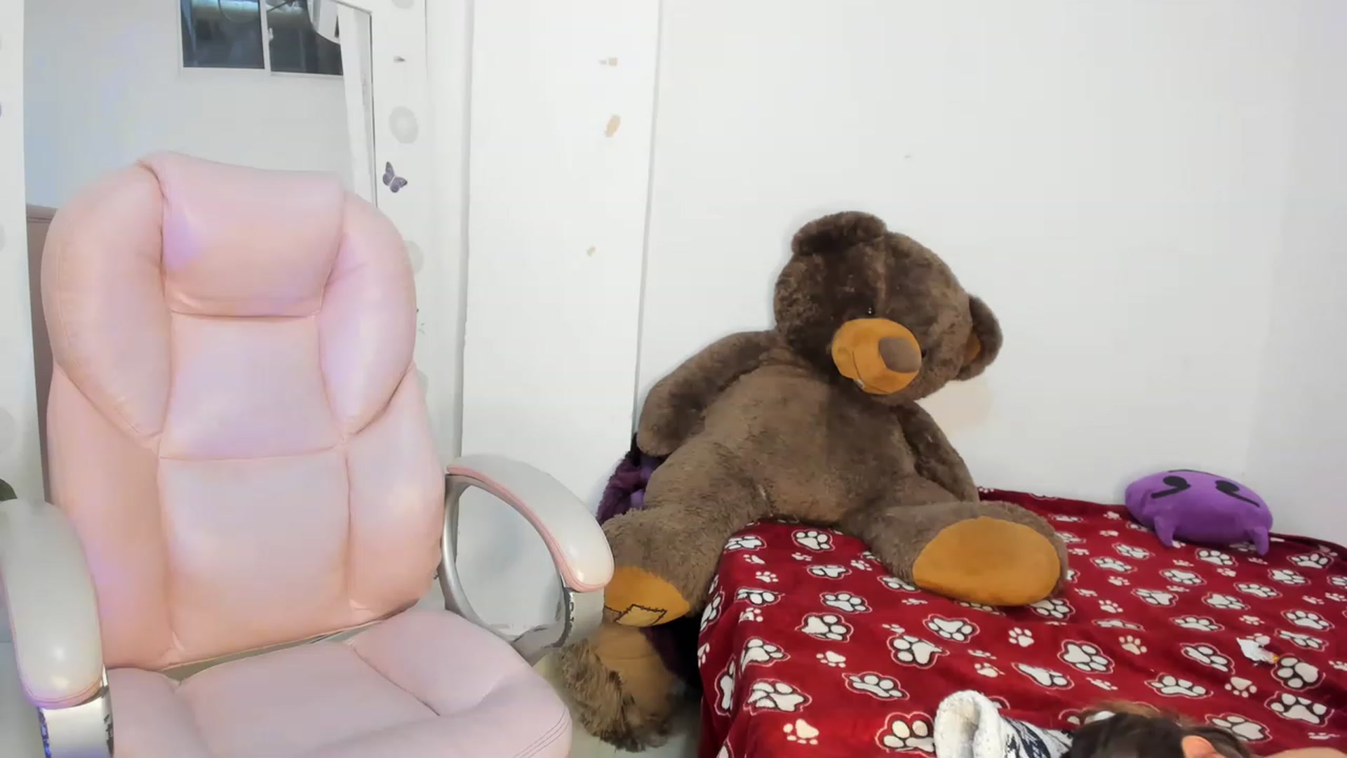 Gallery image thumbnail from Emiliarain's myfreecams stream on, 02/09/2023, 16:43 image 2 of 20