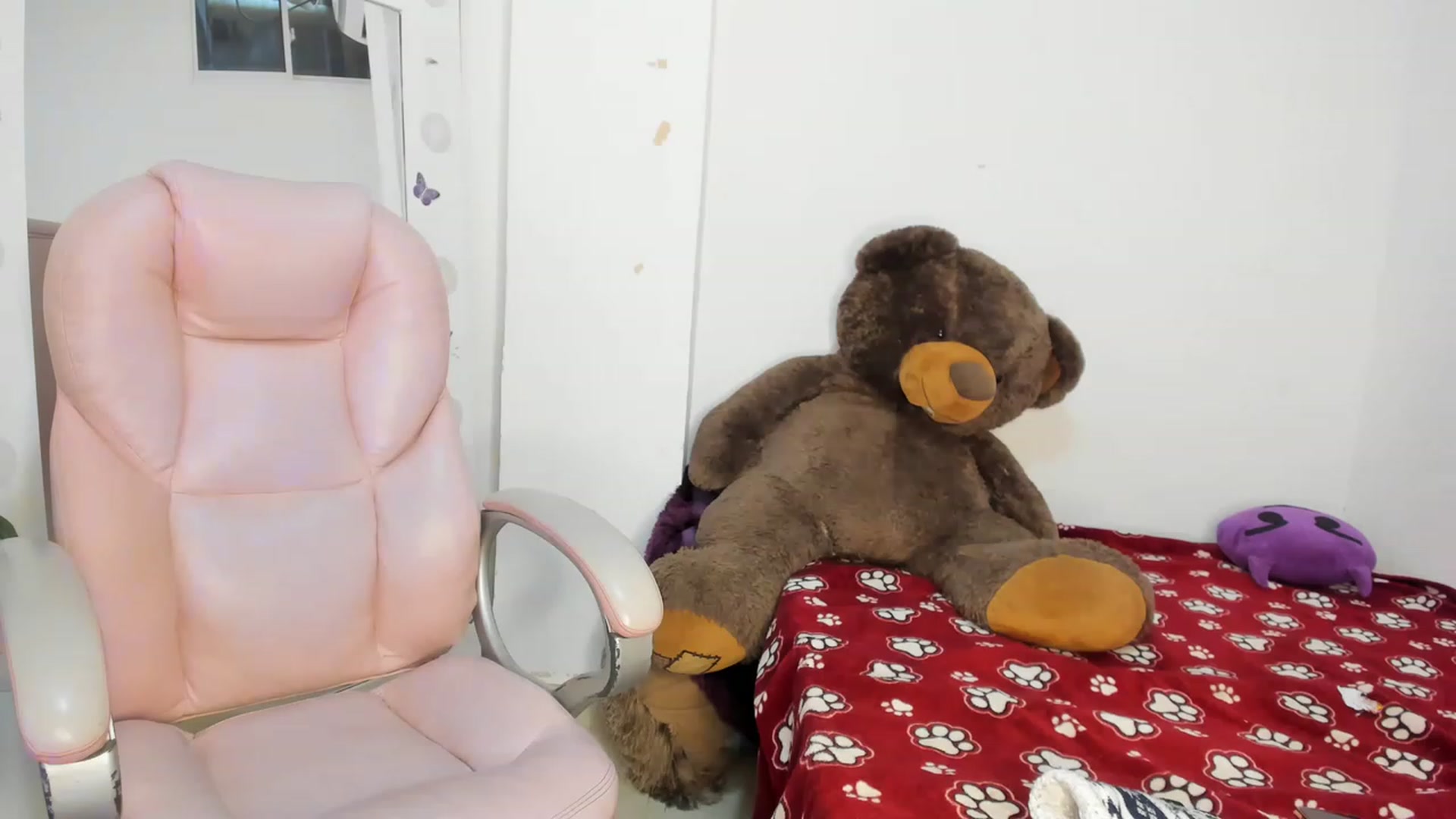 Gallery image thumbnail from Emiliarain's myfreecams stream on, 02/09/2023, 16:43 image 1 of 20