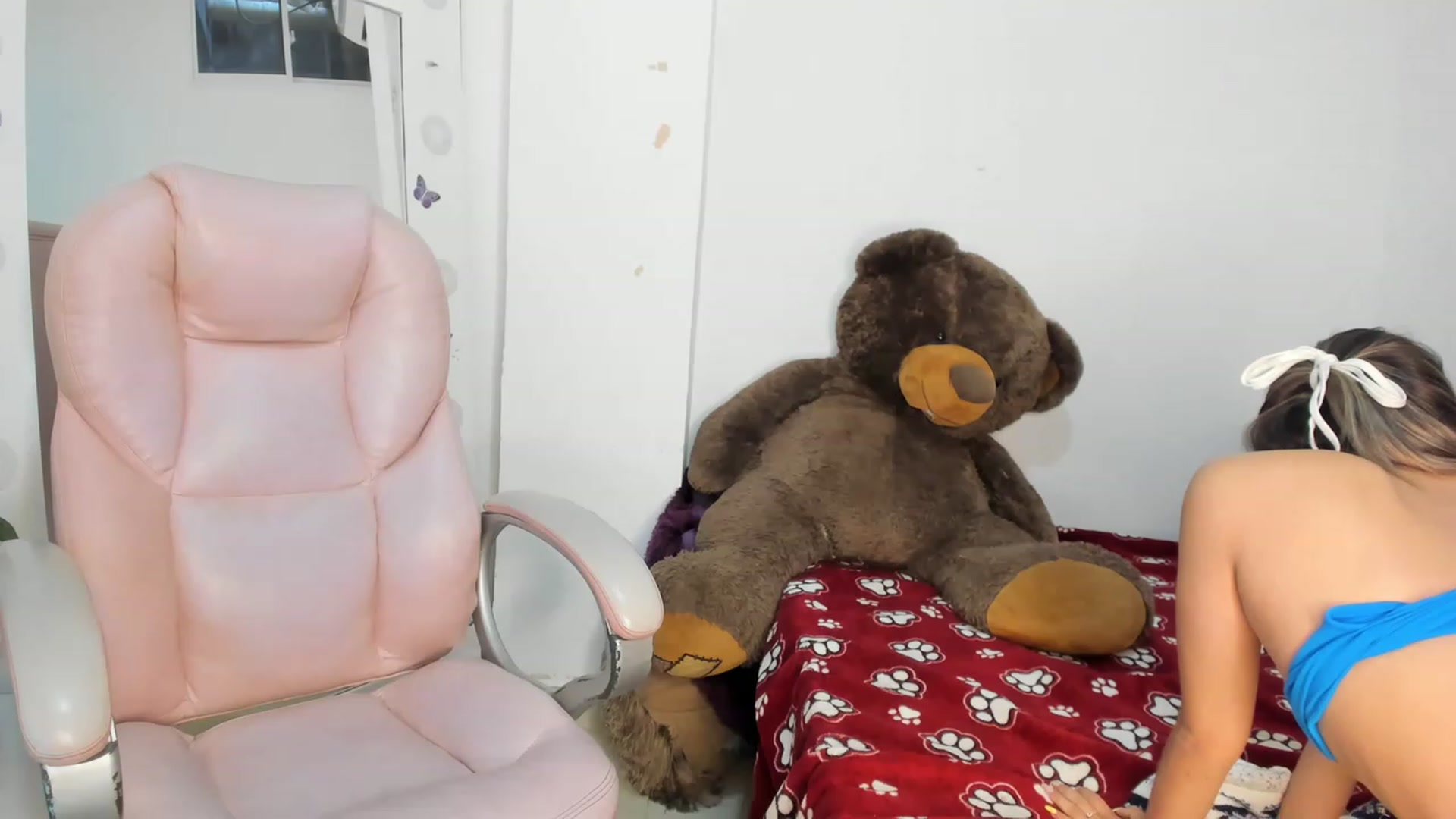 Gallery image thumbnail from Emiliarain's myfreecams stream on, 02/09/2023, 16:43 image 3 of 20