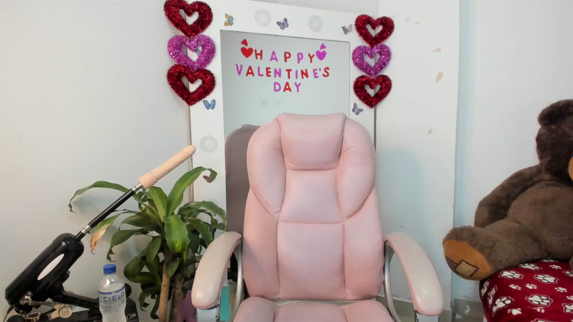 Gallery image thumbnail from Emiliarain's myfreecams stream on, 02/14/2023, 15:16 image 17 of 20
