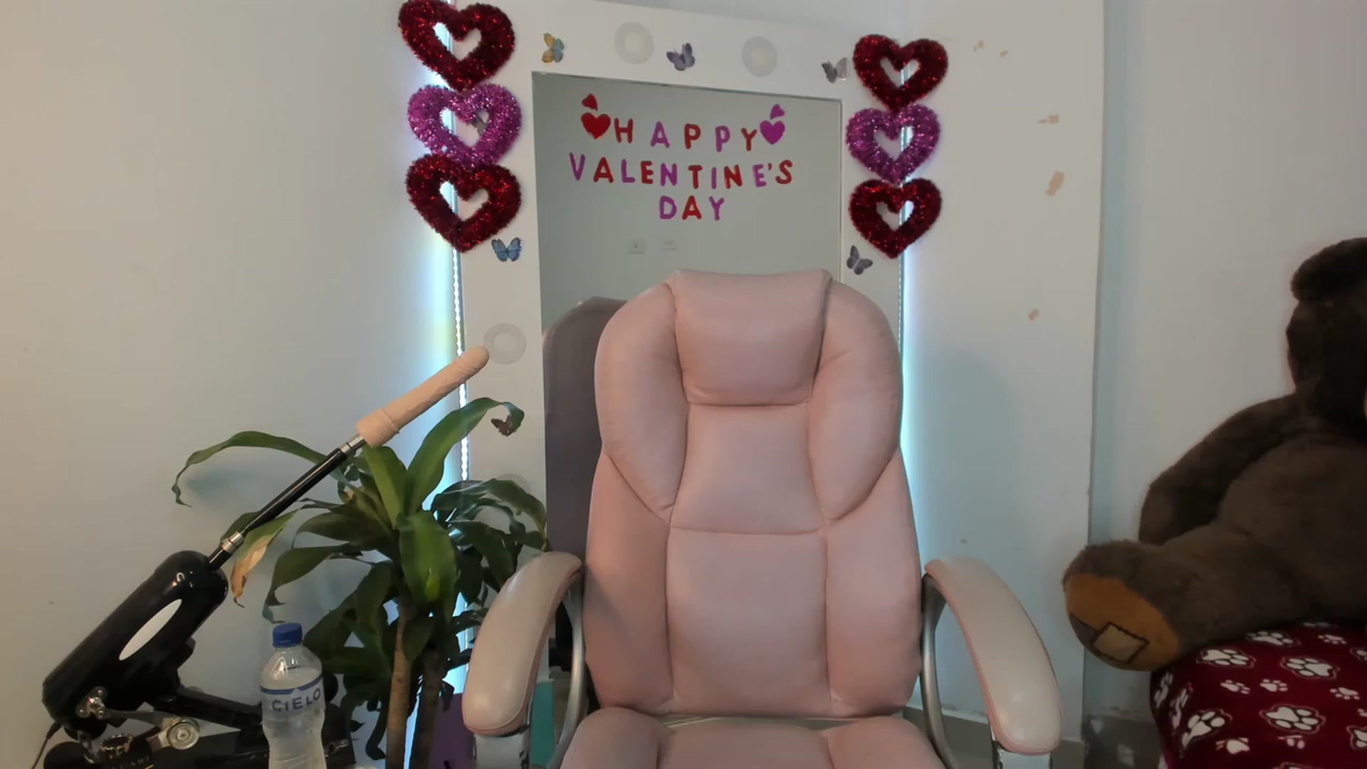 Gallery image thumbnail from Emiliarain's myfreecams stream on, 02/14/2023, 15:16 image 18 of 20