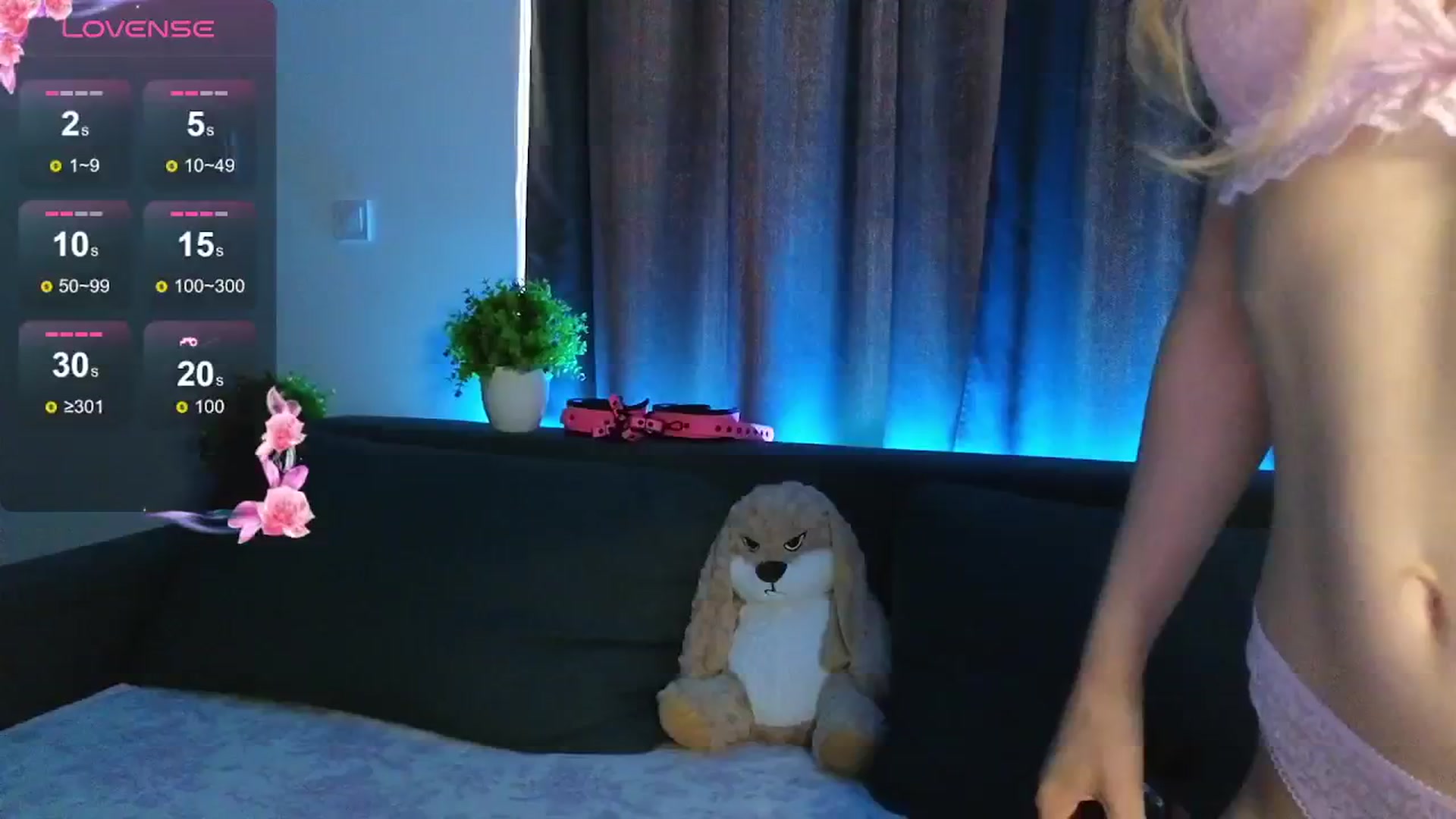 Gallery image thumbnail from Emiliya_Cute's myfreecams stream on, 07/13/2024, 17:05 image 11 of 20