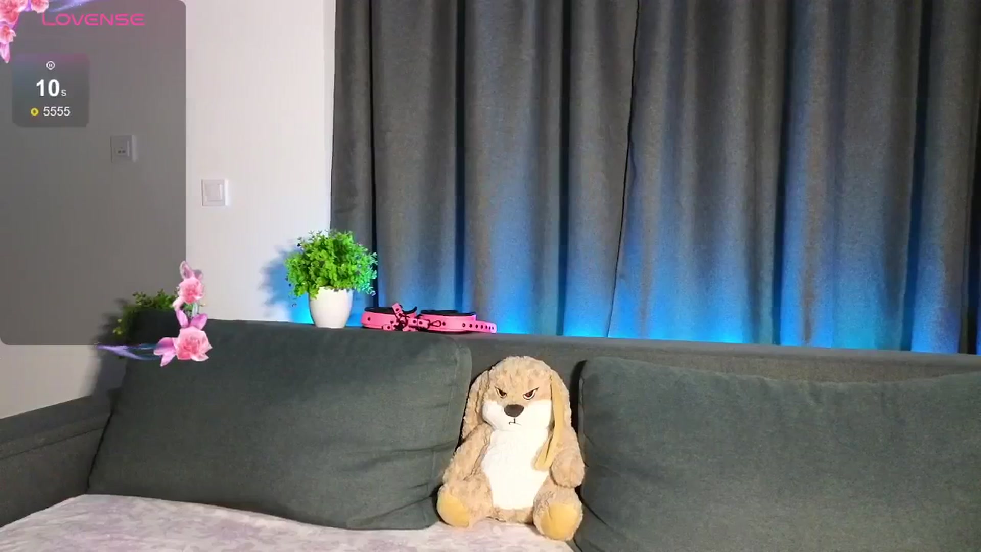 Gallery image thumbnail from Emiliya_Cute's myfreecams stream on, 07/13/2024, 18:43 image 16 of 20