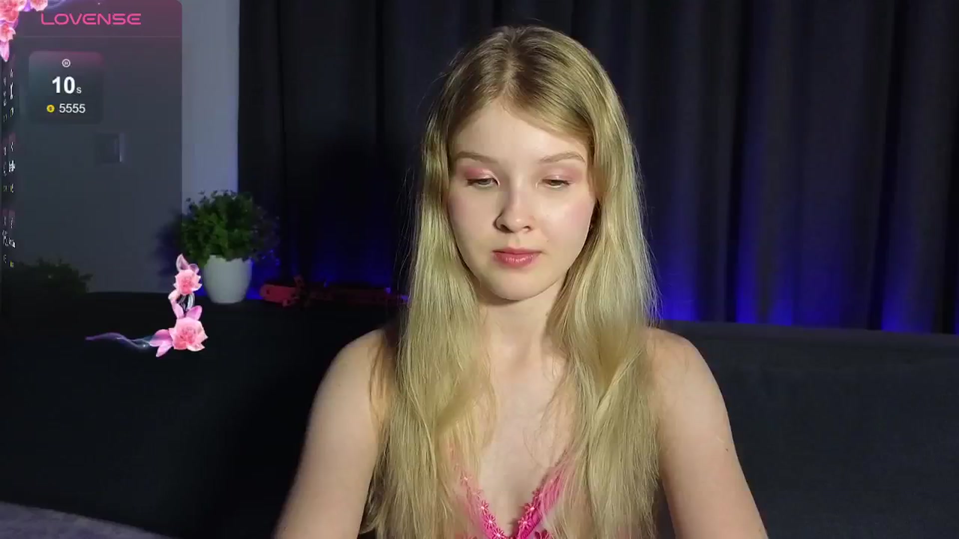 Gallery image thumbnail from Emiliya_Cute's myfreecams stream on, 07/14/2024, 19:20 image 3 of 20