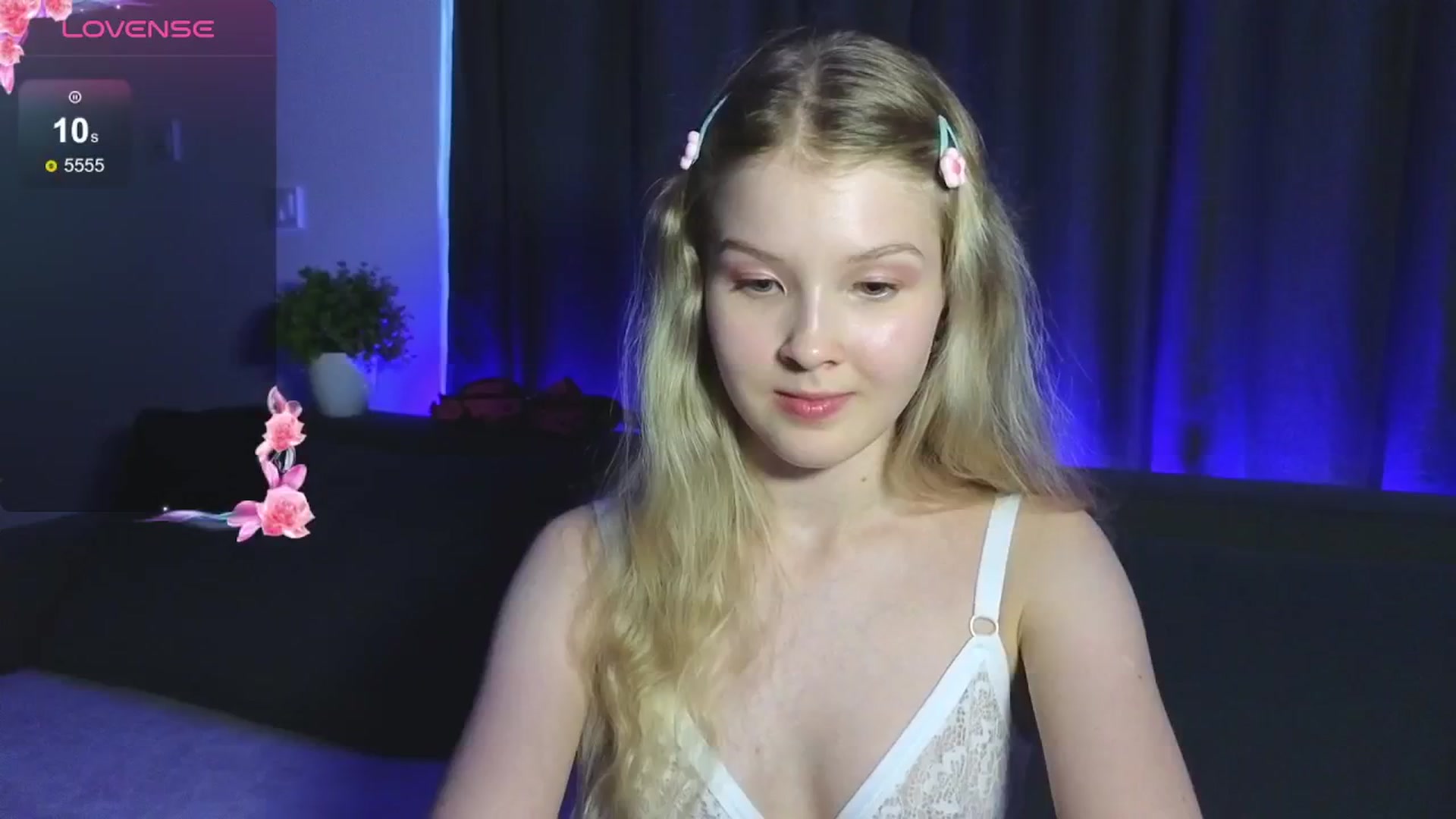 Gallery image thumbnail from Emiliya_Cute's myfreecams stream on, 07/18/2024, 16:39 image 12 of 20