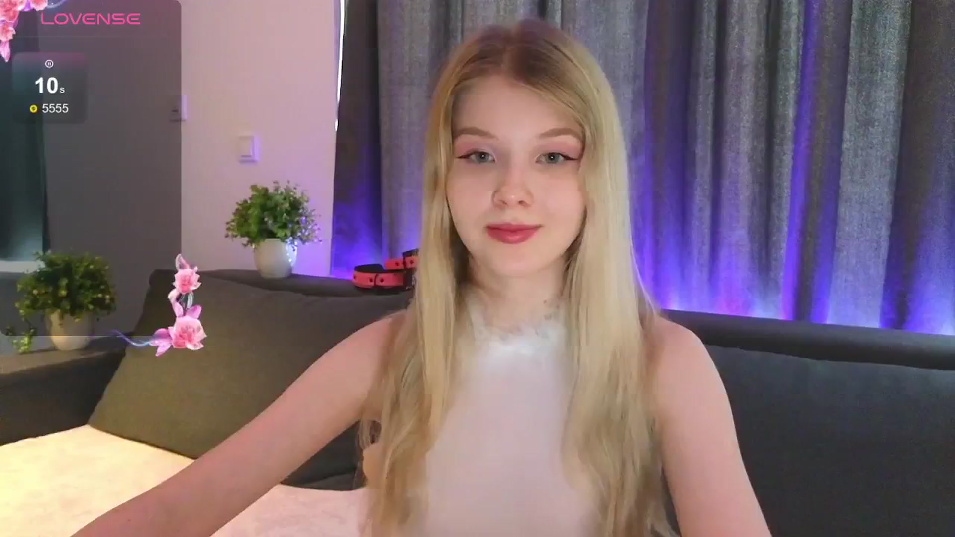 Gallery image thumbnail from Emiliya_Cute's myfreecams stream on, 07/23/2024, 14:30 image 11 of 20