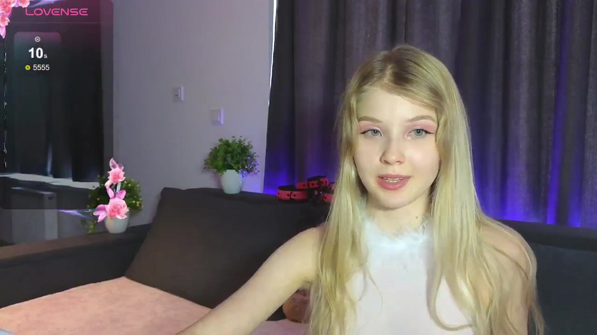 Gallery image thumbnail from Emiliya_Cute's myfreecams stream on, 07/23/2024, 16:48 image 5 of 20