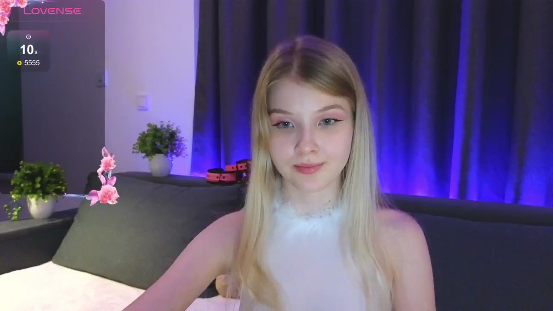 Gallery image thumbnail from Emiliya_Cute's myfreecams stream on, 07/23/2024, 18:51 image 11 of 20