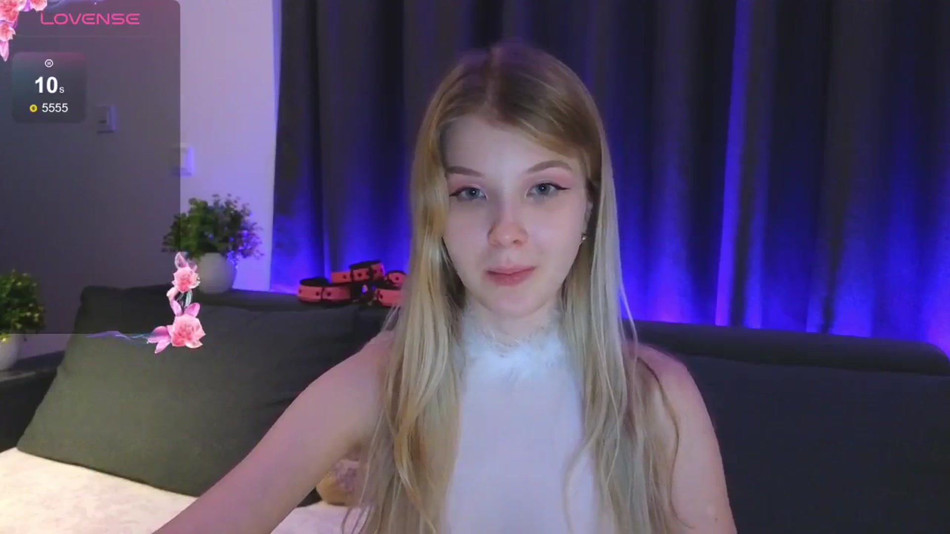 Gallery image thumbnail from Emiliya_Cute's myfreecams stream on, 07/23/2024, 18:51 image 4 of 20