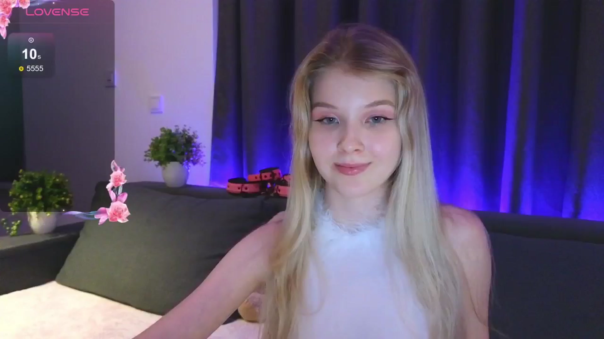Gallery image thumbnail from Emiliya_Cute's myfreecams stream on, 07/23/2024, 19:29 image 4 of 20