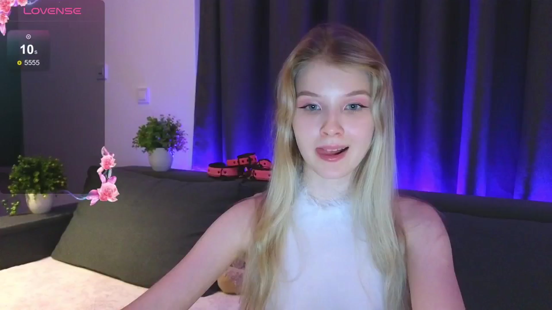 Gallery image thumbnail from Emiliya_Cute's myfreecams stream on, 07/23/2024, 19:29 image 7 of 20