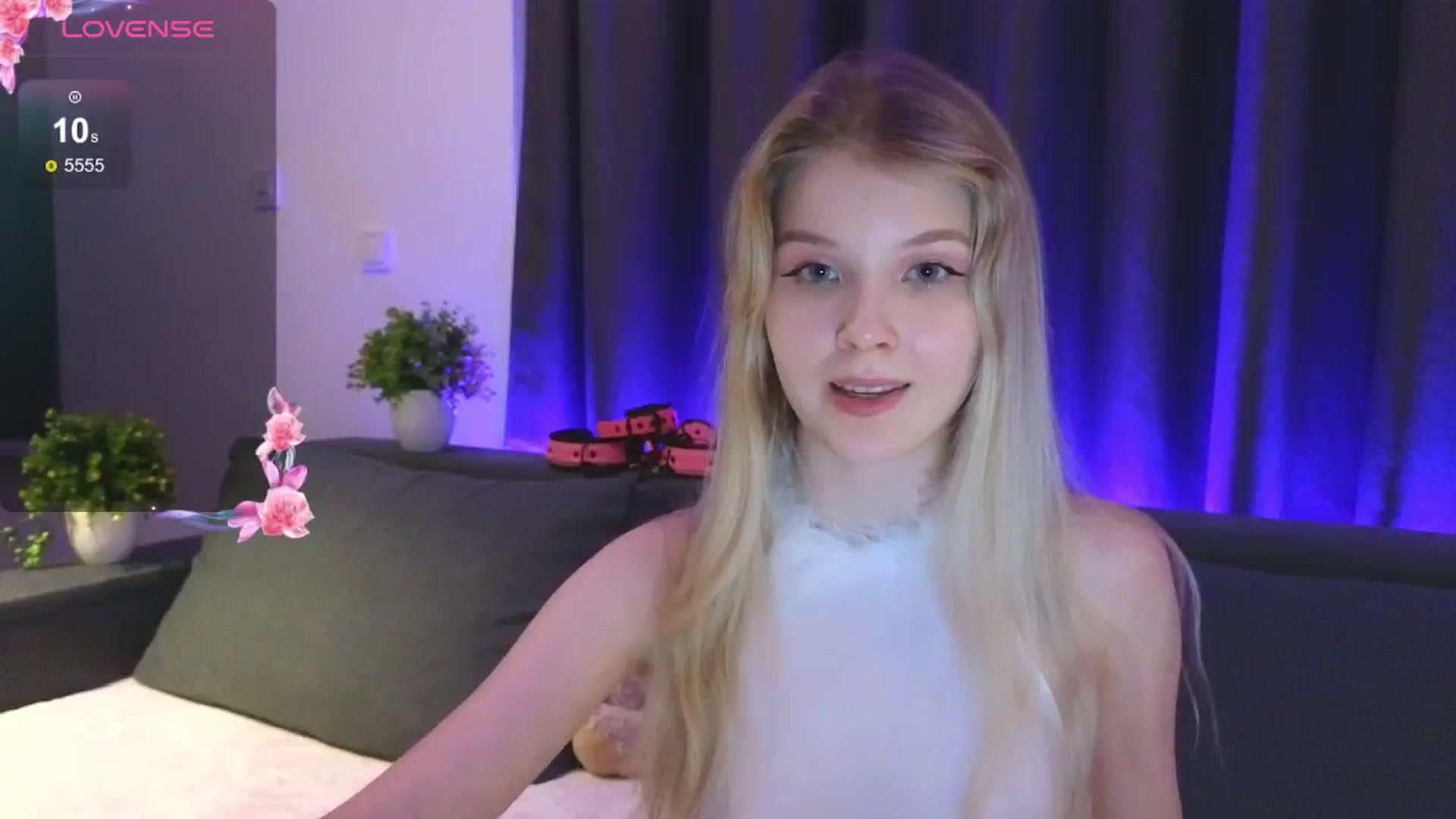 Gallery image thumbnail from Emiliya_Cute's myfreecams stream on, 07/23/2024, 19:29 image 10 of 20