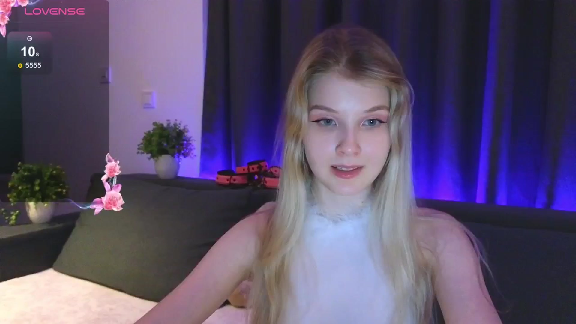 Gallery image thumbnail from Emiliya_Cute's myfreecams stream on, 07/23/2024, 19:29 image 11 of 20