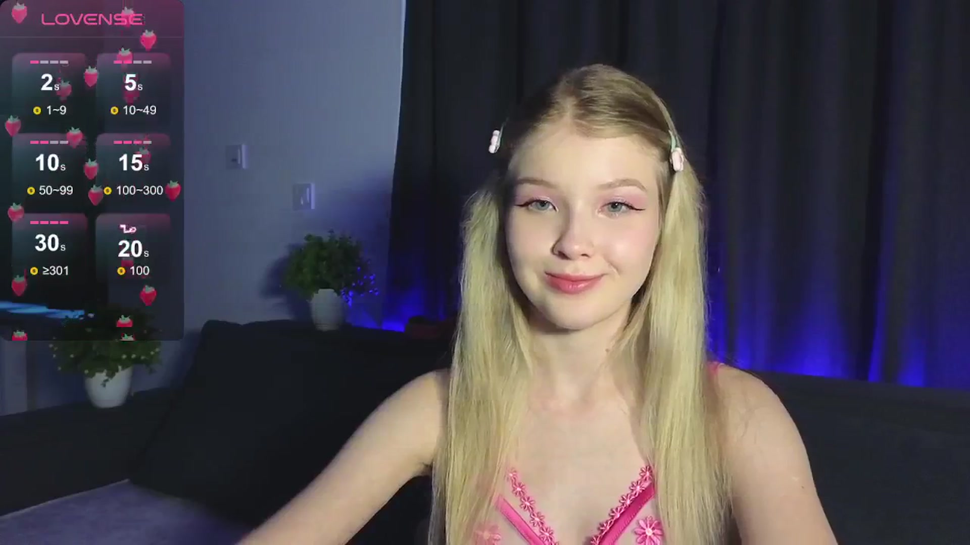 Gallery image thumbnail from Emiliya_Cute's myfreecams stream on, 07/25/2024, 17:36 image 13 of 20