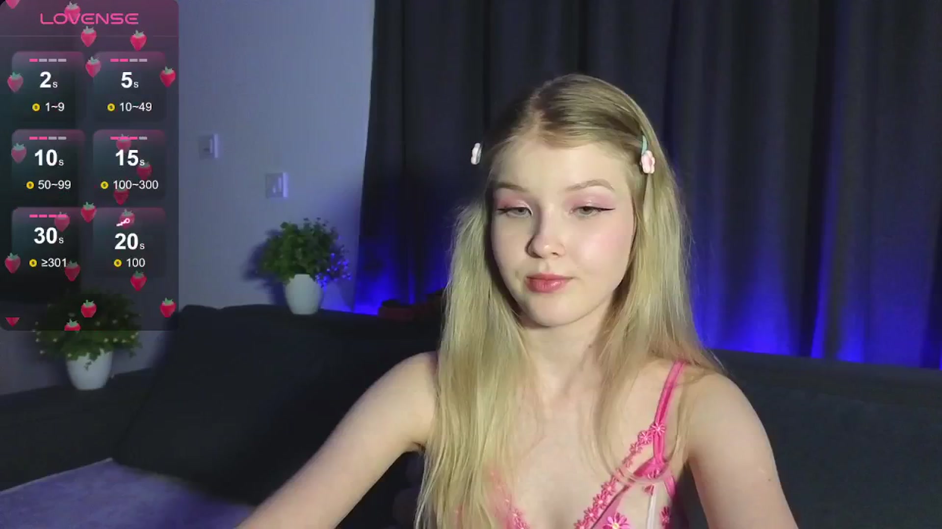 Gallery image thumbnail from Emiliya_Cute's myfreecams stream on, 07/25/2024, 18:29 image 9 of 20