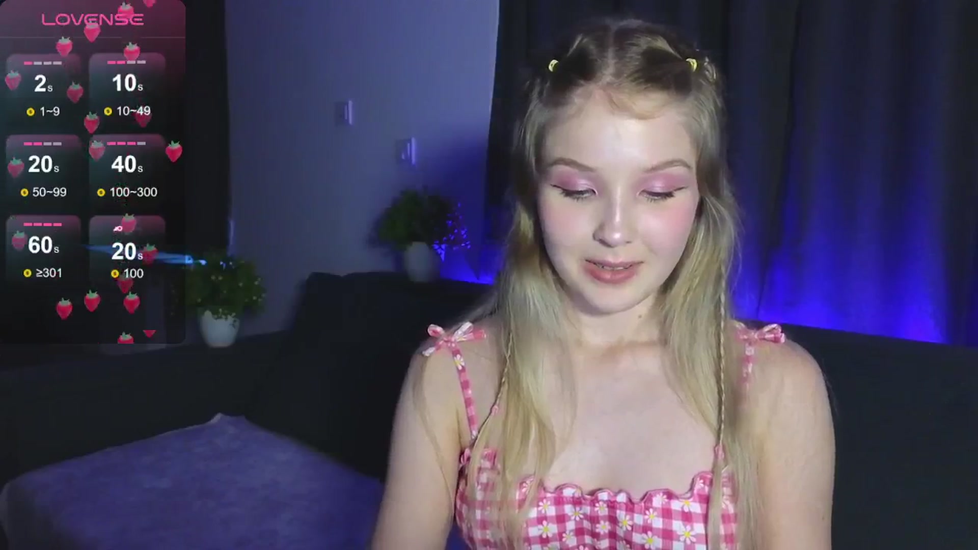 Gallery image thumbnail from Emiliya_Cute's myfreecams stream on, 07/30/2024, 17:44 image 19 of 20