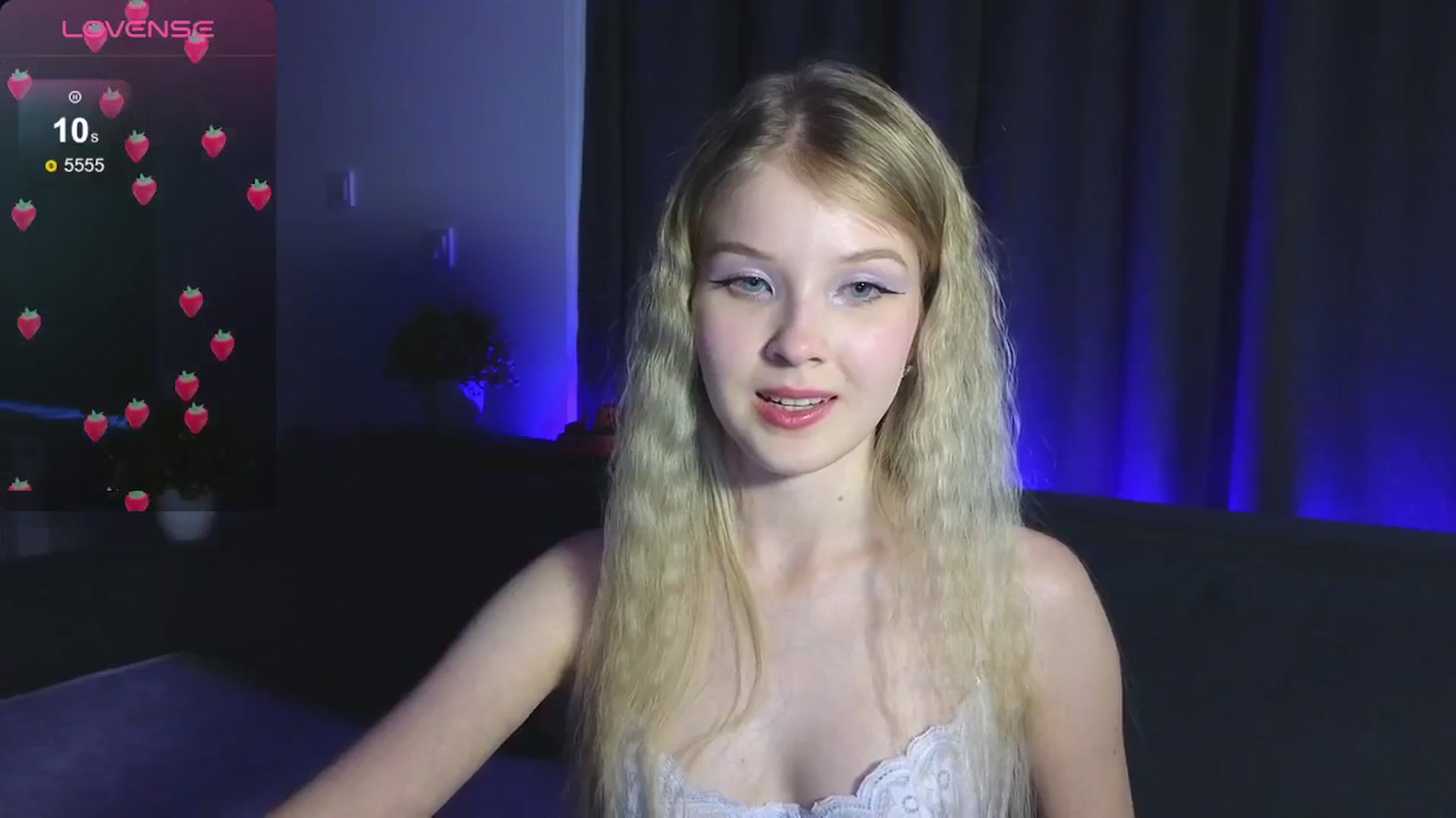Gallery image thumbnail from Emiliya_Cute's myfreecams stream on, 07/31/2024, 17:58 image 8 of 20