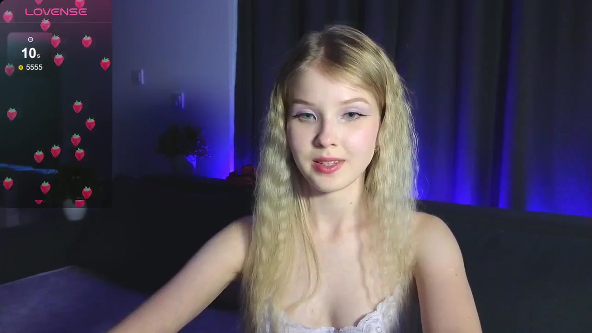 Gallery image thumbnail from Emiliya_Cute's myfreecams stream on, 07/31/2024, 17:58 image 6 of 20