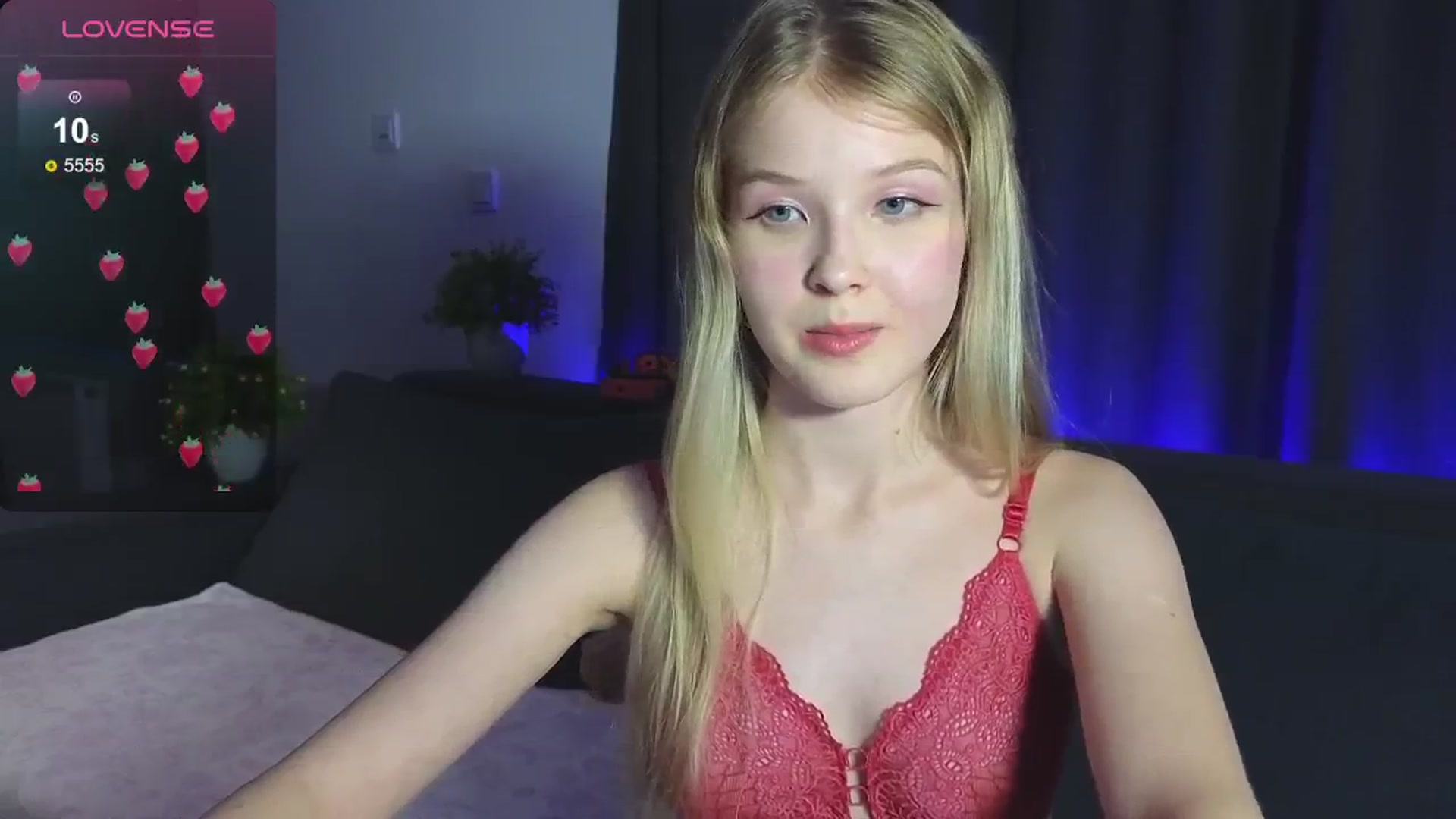 Gallery image thumbnail from Emiliya_Cute's myfreecams stream on, 08/02/2024, 18:54 image 9 of 20