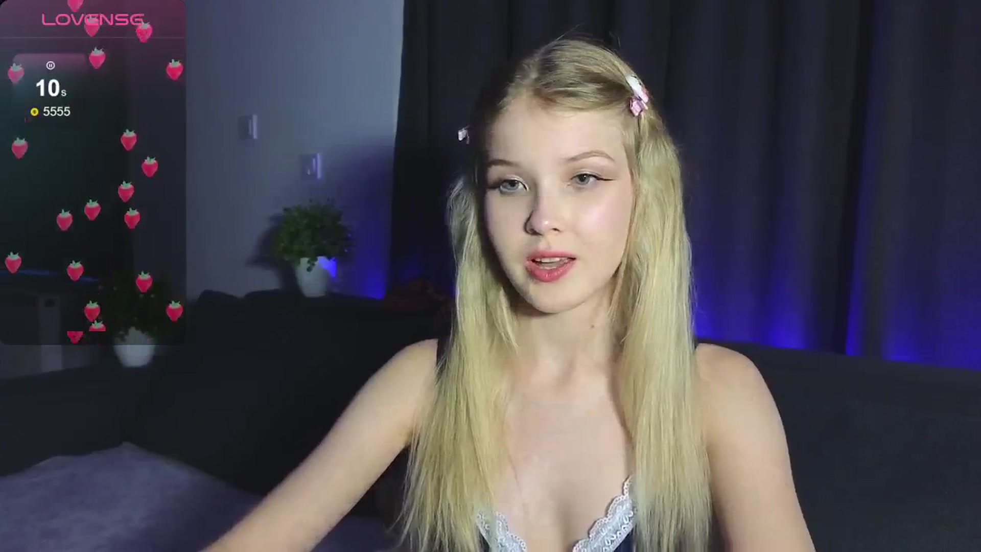 Gallery image thumbnail from Emiliya_Cute's myfreecams stream on, 08/03/2024, 17:53 image 3 of 20