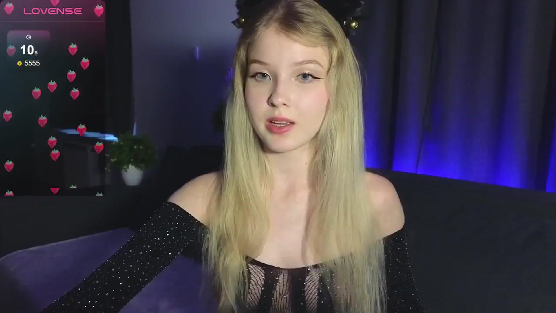Gallery image thumbnail from Emiliya_Cute's myfreecams stream on, 08/04/2024, 18:23 image 1 of 20