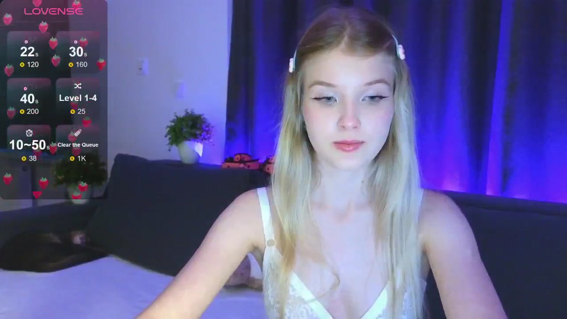 Gallery image thumbnail from Emiliya_Cute's myfreecams stream on, 08/05/2024, 18:33 image 13 of 20