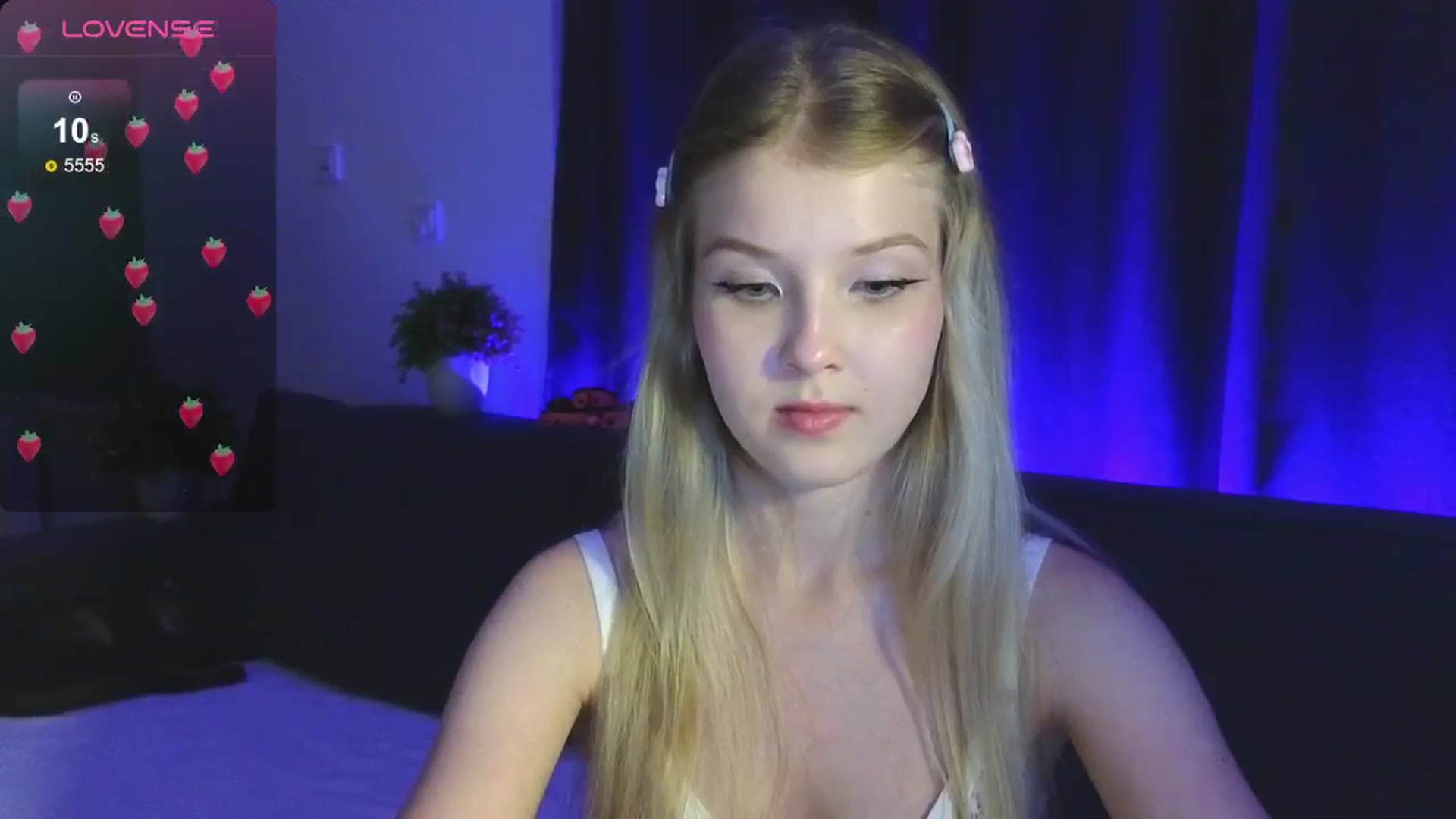 Gallery image thumbnail from Emiliya_Cute's myfreecams stream on, 08/05/2024, 18:33 image 20 of 20