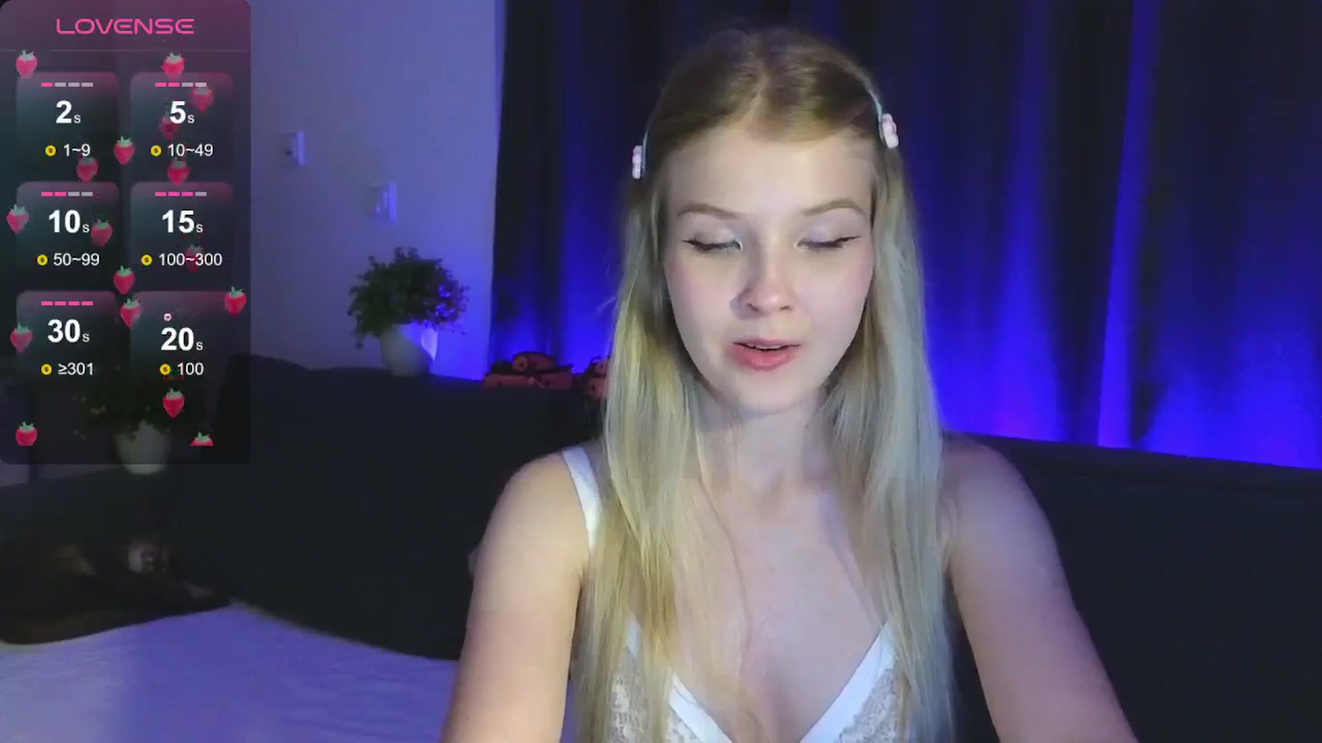 Gallery image thumbnail from Emiliya_Cute's myfreecams stream on, 08/05/2024, 18:33 image 17 of 20