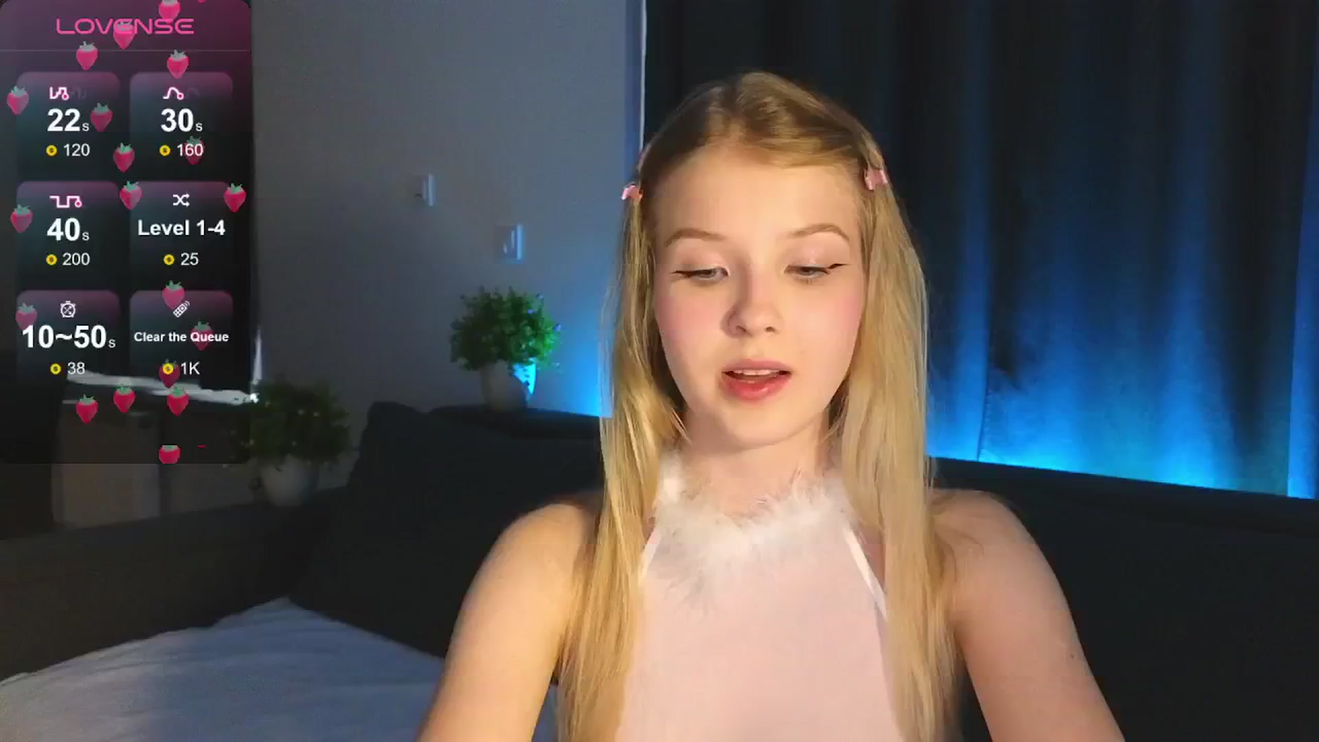 Gallery image thumbnail from Emiliya_Cute's myfreecams stream on, 08/08/2024, 17:54 image 13 of 20
