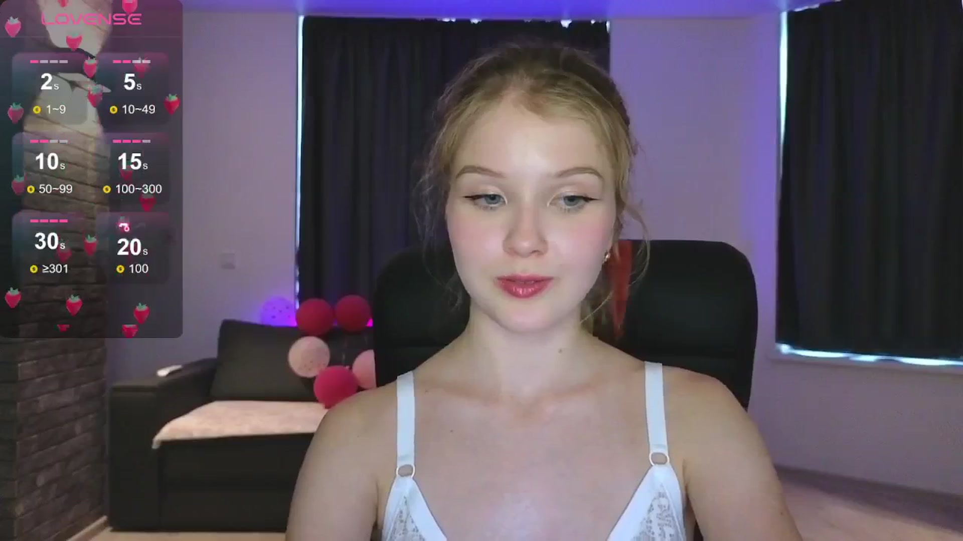 Gallery image thumbnail from Emiliya_Cute's myfreecams stream on, 08/18/2024, 15:37 image 14 of 20