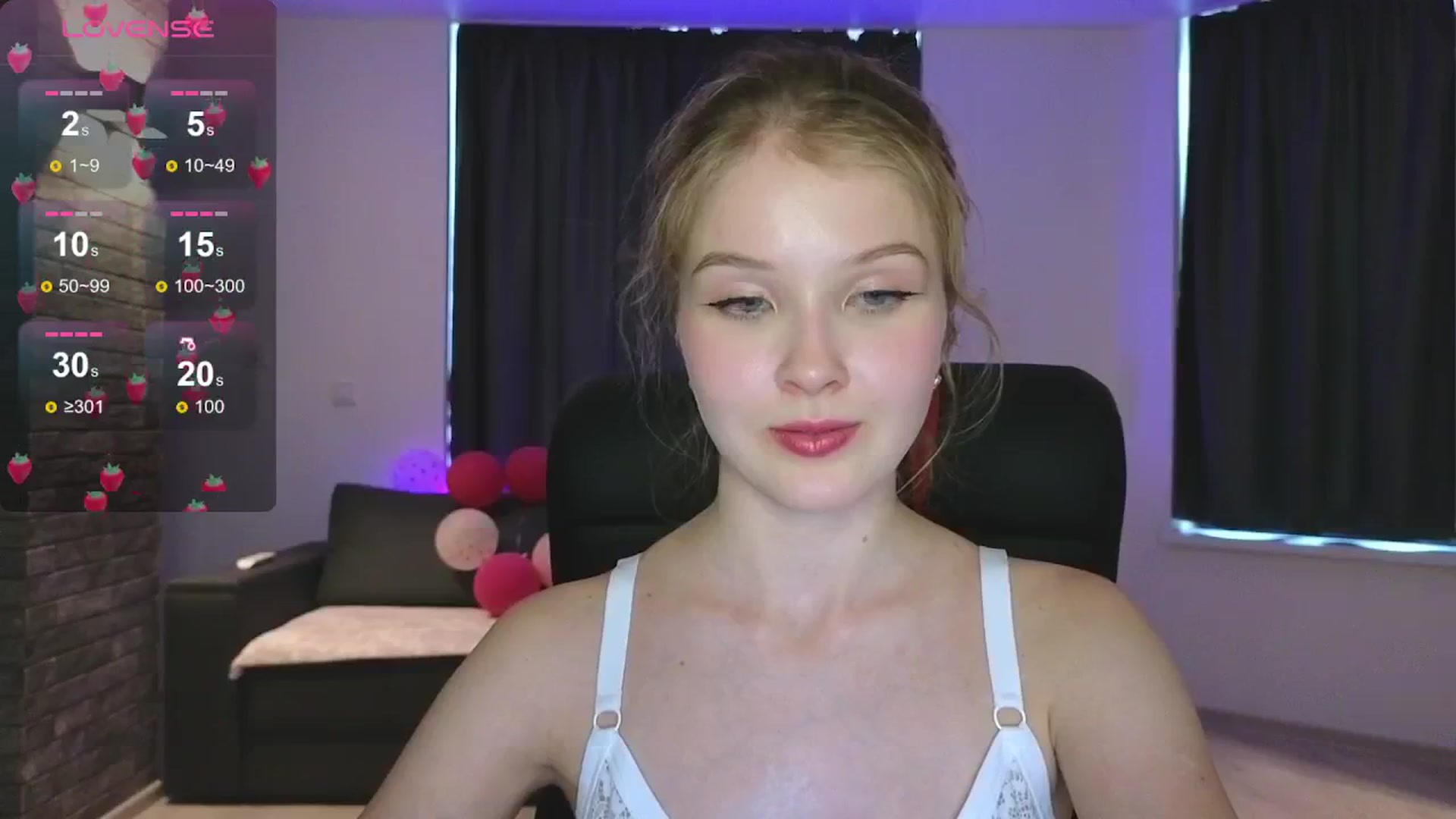 Gallery image thumbnail from Emiliya_Cute's myfreecams stream on, 08/18/2024, 15:37 image 11 of 20