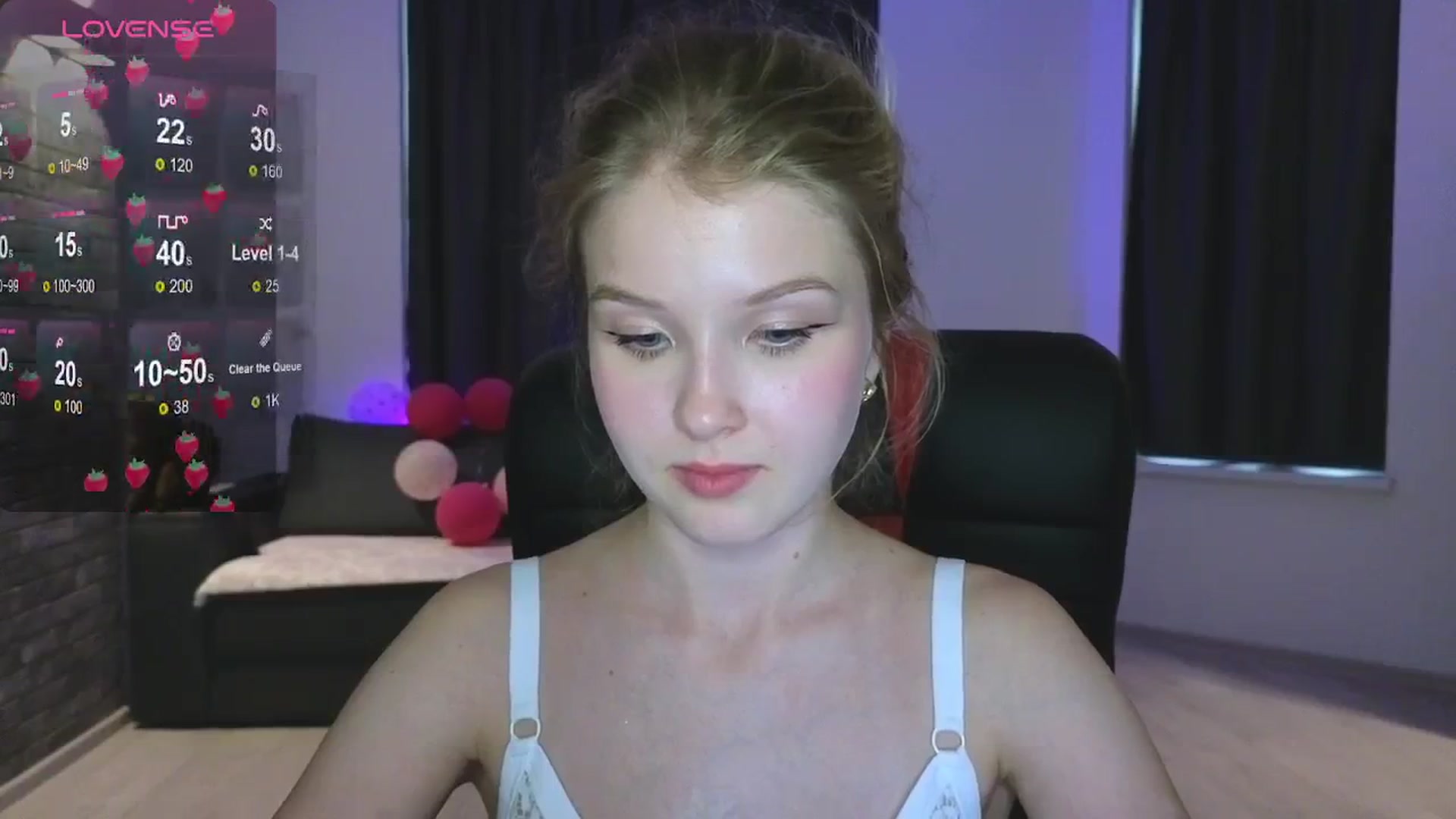 Gallery image thumbnail from Emiliya_Cute's myfreecams stream on, 08/18/2024, 17:18 image 12 of 20