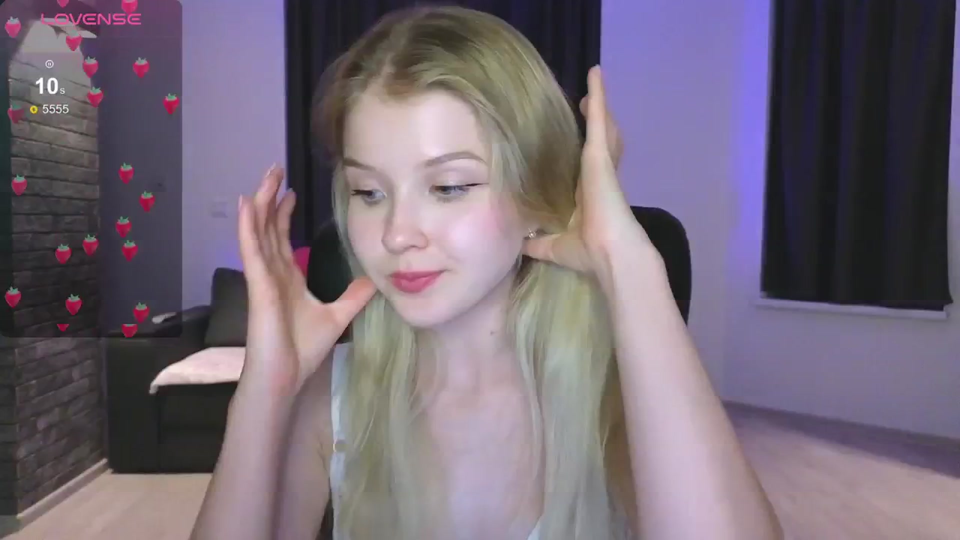 Gallery image thumbnail from Emiliya_Cute's myfreecams stream on, 08/18/2024, 17:48 image 3 of 20