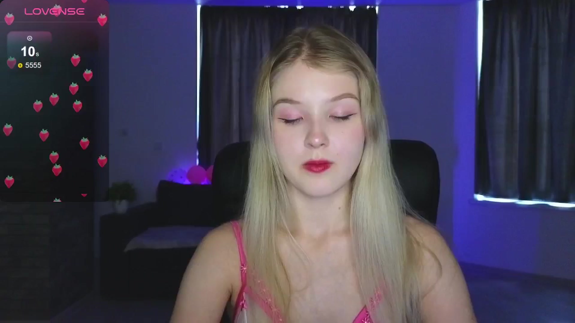 Gallery image thumbnail from Emiliya_Cute's myfreecams stream on, 08/22/2024, 14:31 image 8 of 20