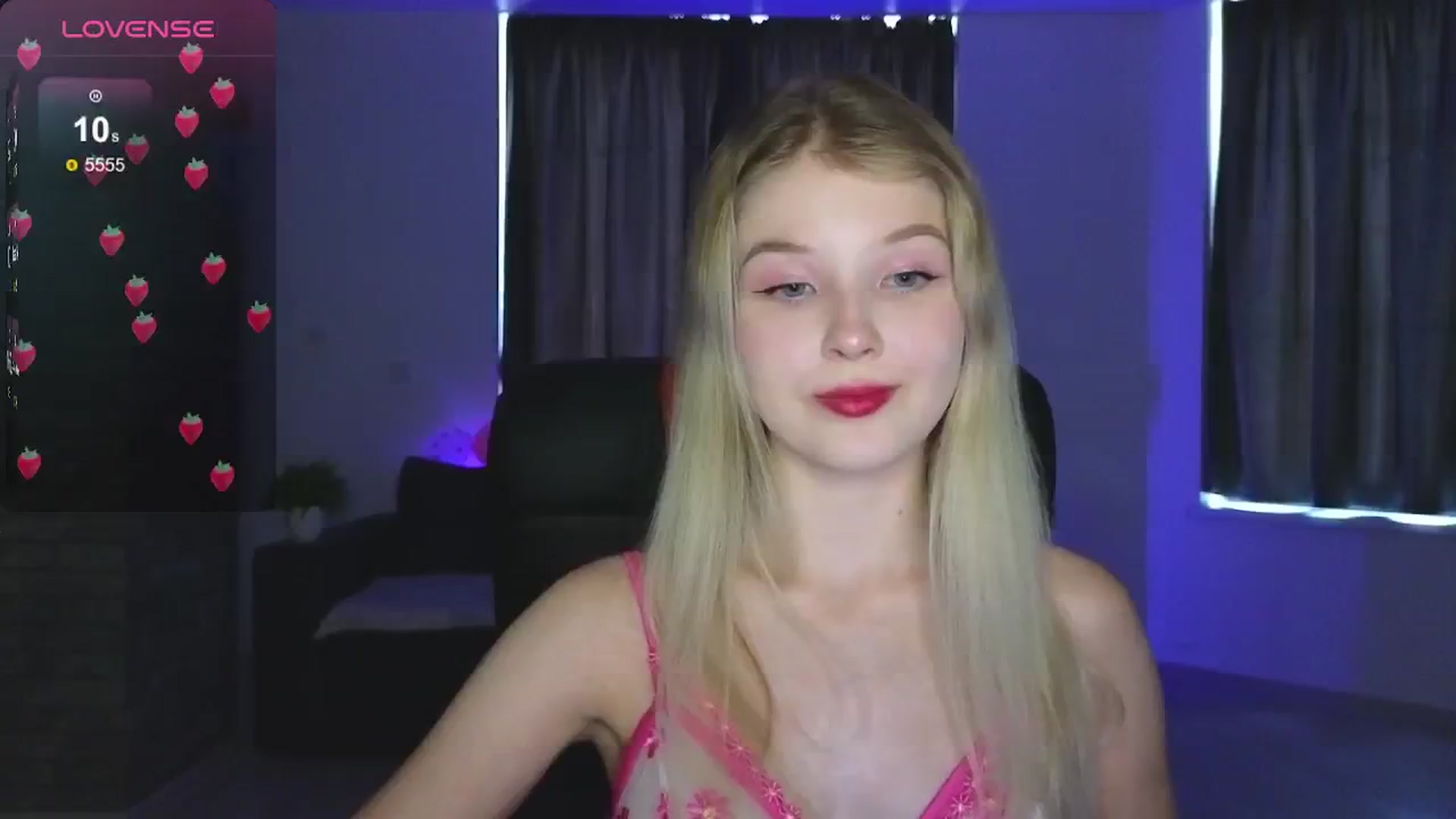 Gallery image thumbnail from Emiliya_Cute's myfreecams stream on, 08/22/2024, 14:31 image 13 of 20