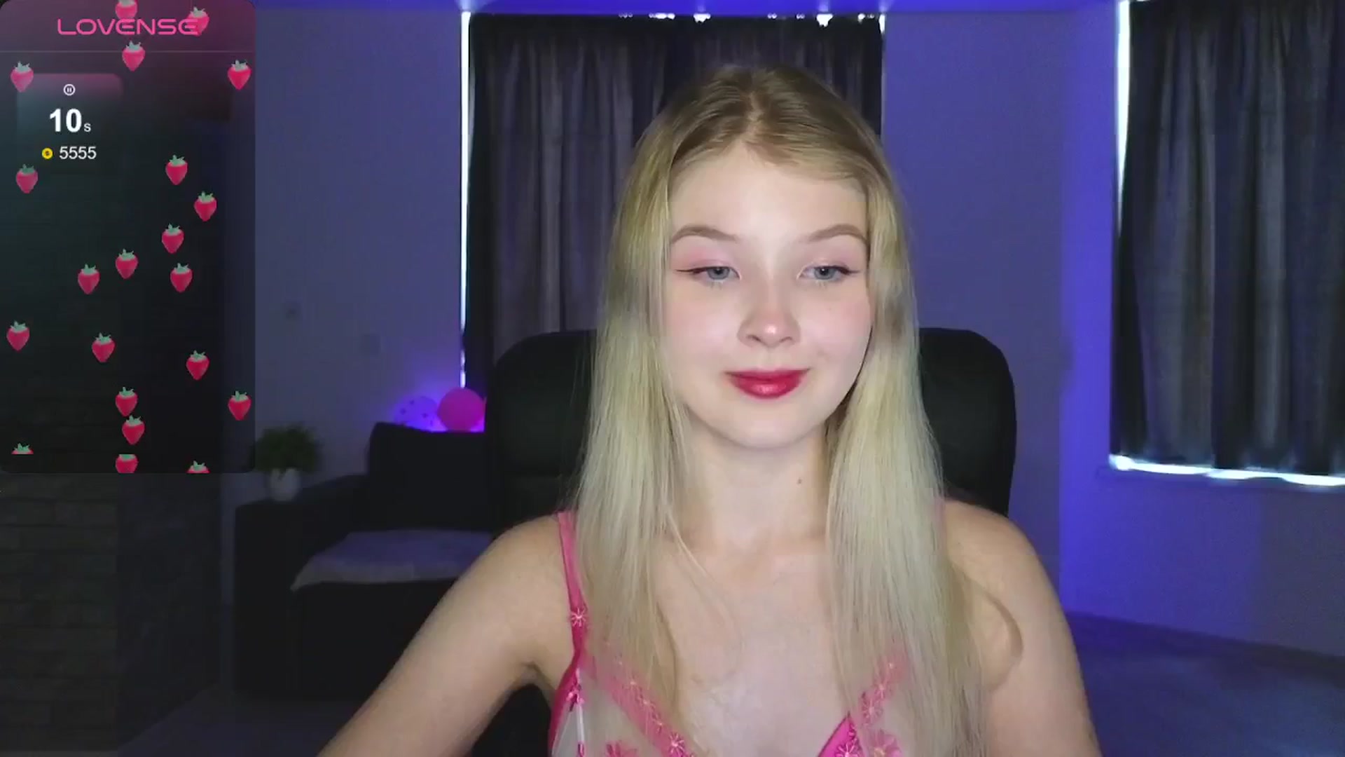 Gallery image thumbnail from Emiliya_Cute's myfreecams stream on, 08/22/2024, 14:31 image 10 of 20