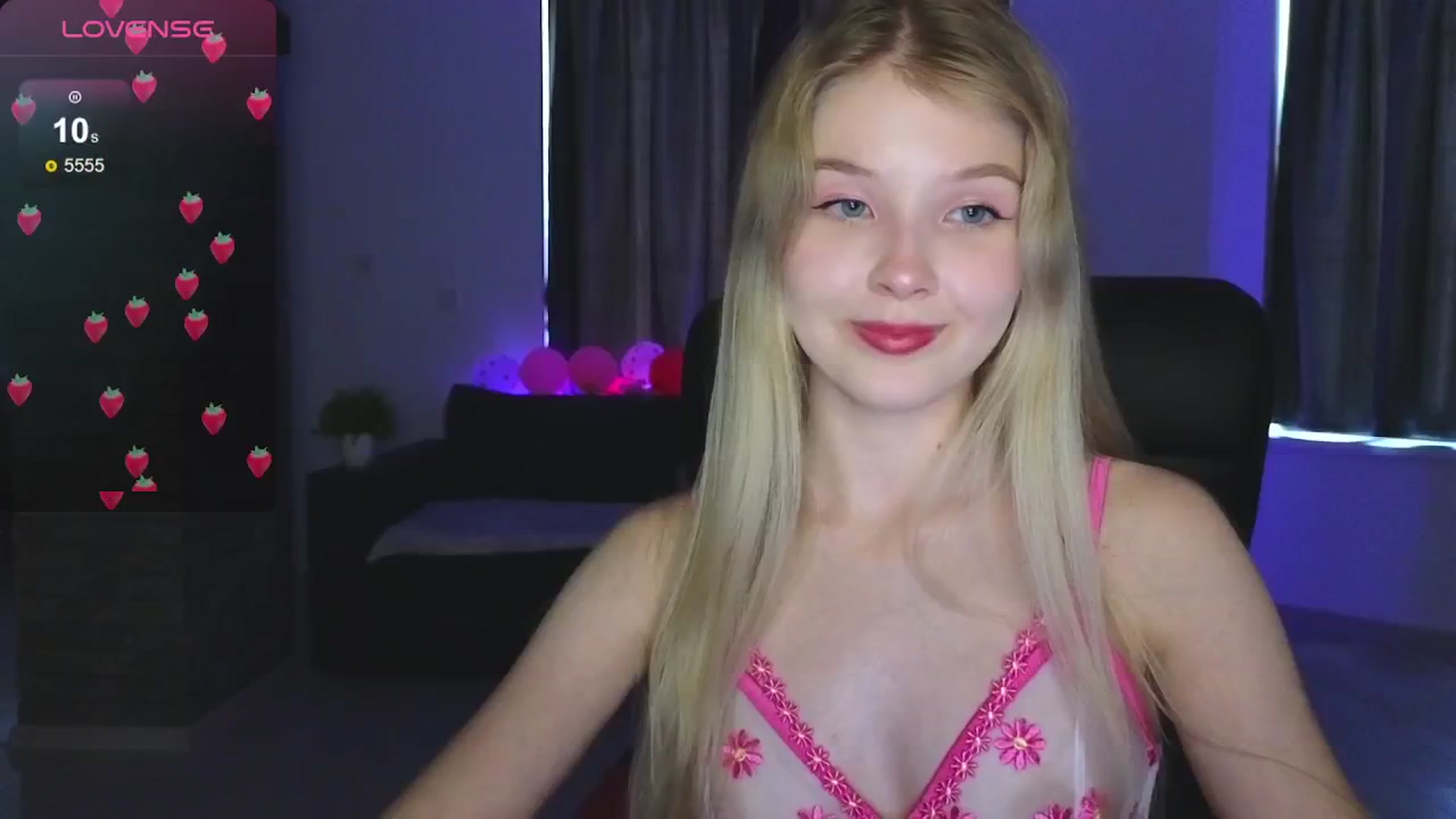 Gallery image thumbnail from Emiliya_Cute's myfreecams stream on, 08/22/2024, 15:09 image 12 of 20
