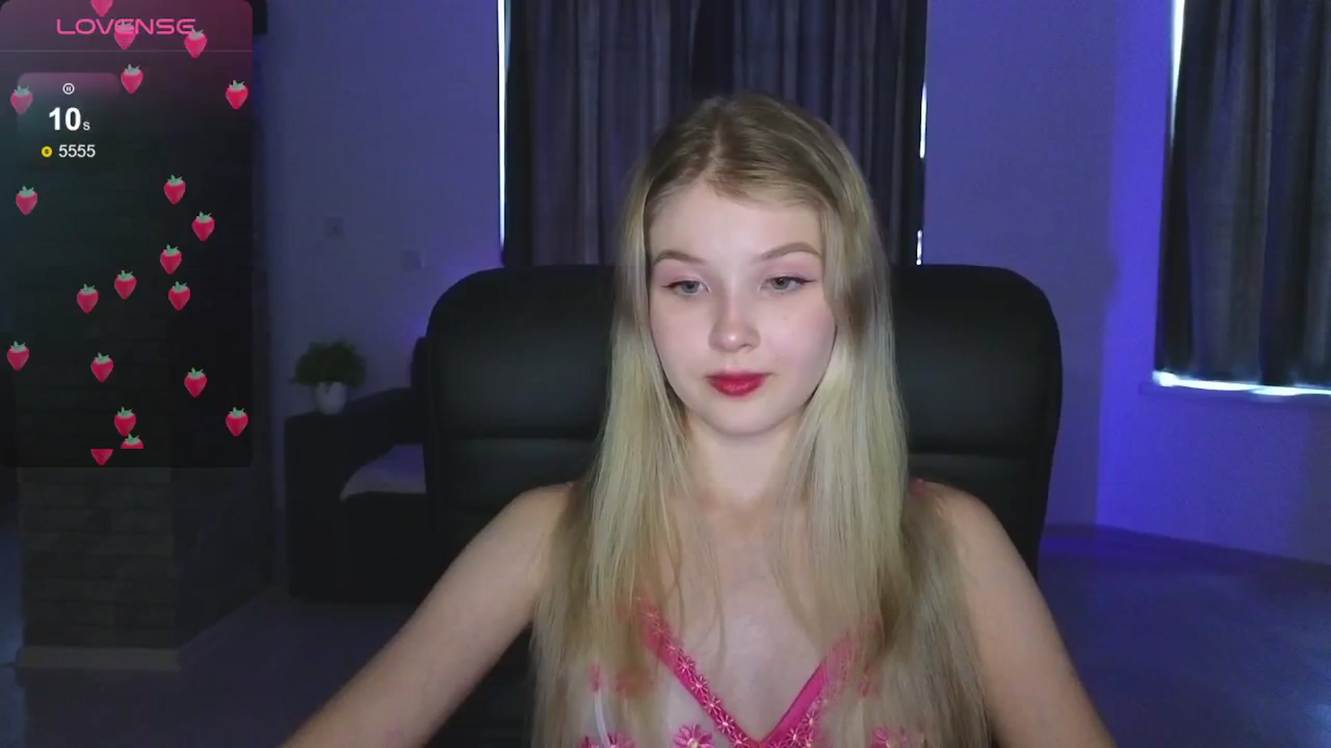 Gallery image thumbnail from Emiliya_Cute's myfreecams stream on, 08/22/2024, 15:09 image 1 of 20