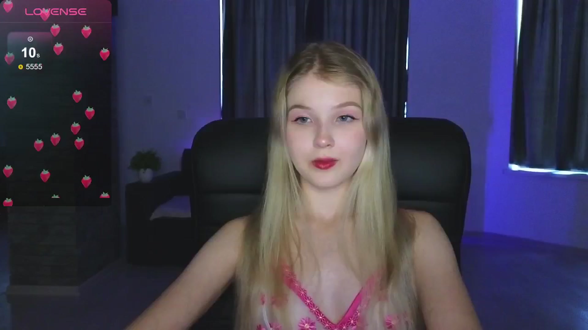 Gallery image thumbnail from Emiliya_Cute's myfreecams stream on, 08/22/2024, 15:09 image 2 of 20