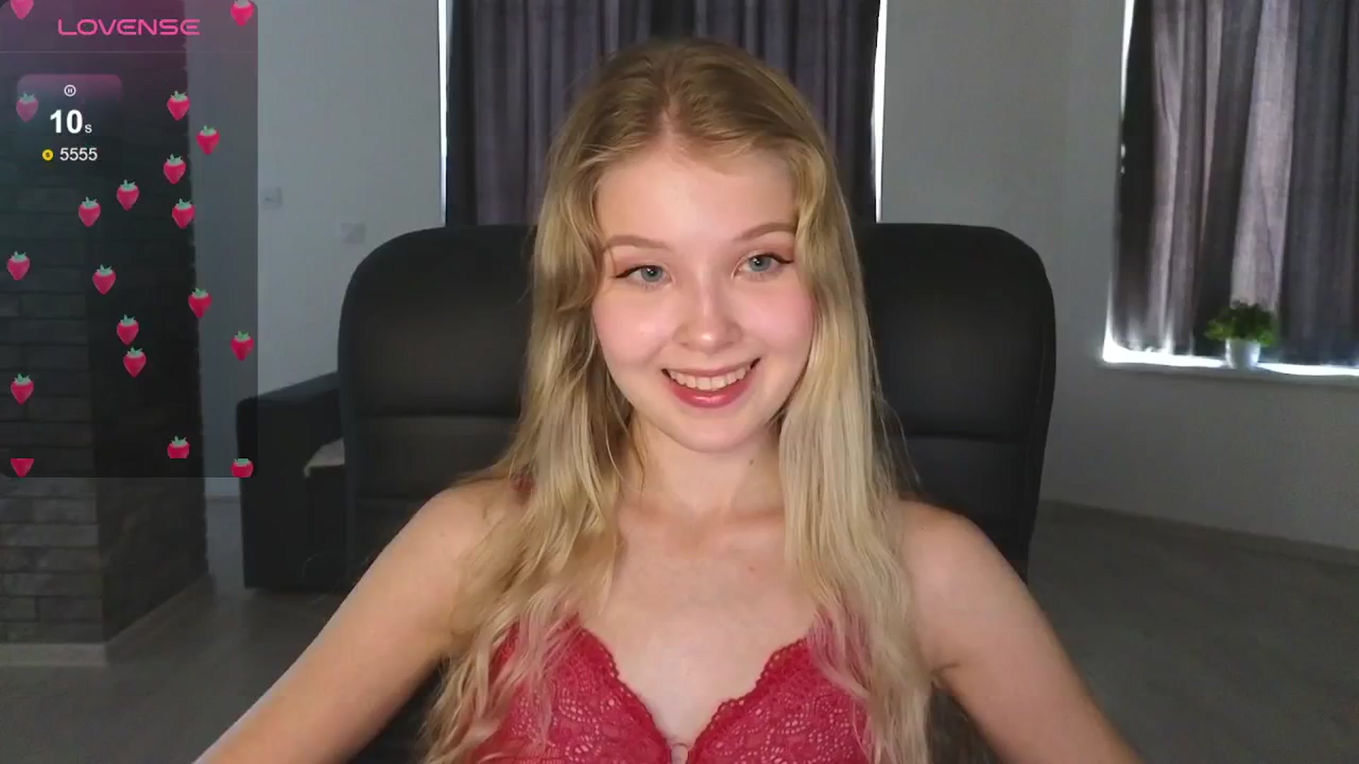 Gallery image thumbnail from Emiliya_Cute's myfreecams stream on, 08/28/2024, 12:35 image 19 of 20