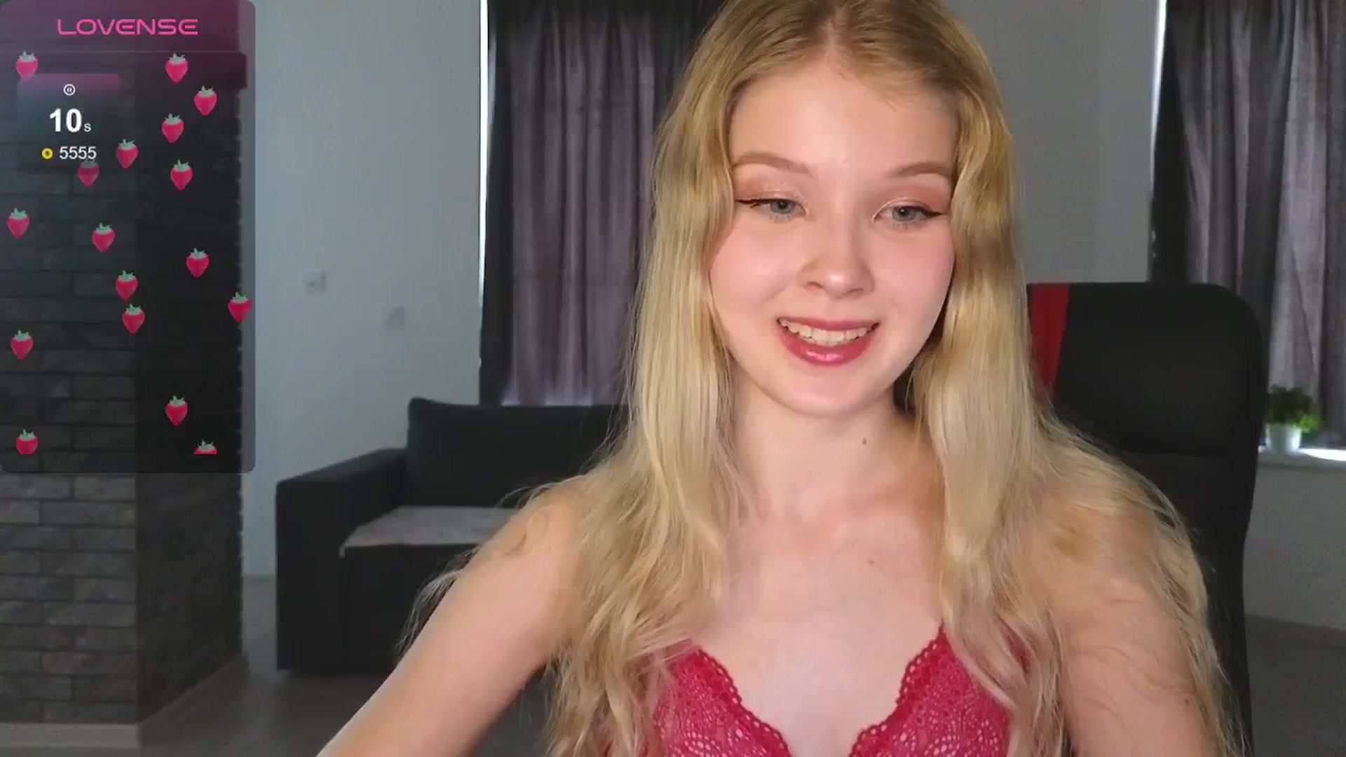 Gallery image thumbnail from Emiliya_Cute's myfreecams stream on, 08/28/2024, 12:35 image 5 of 20