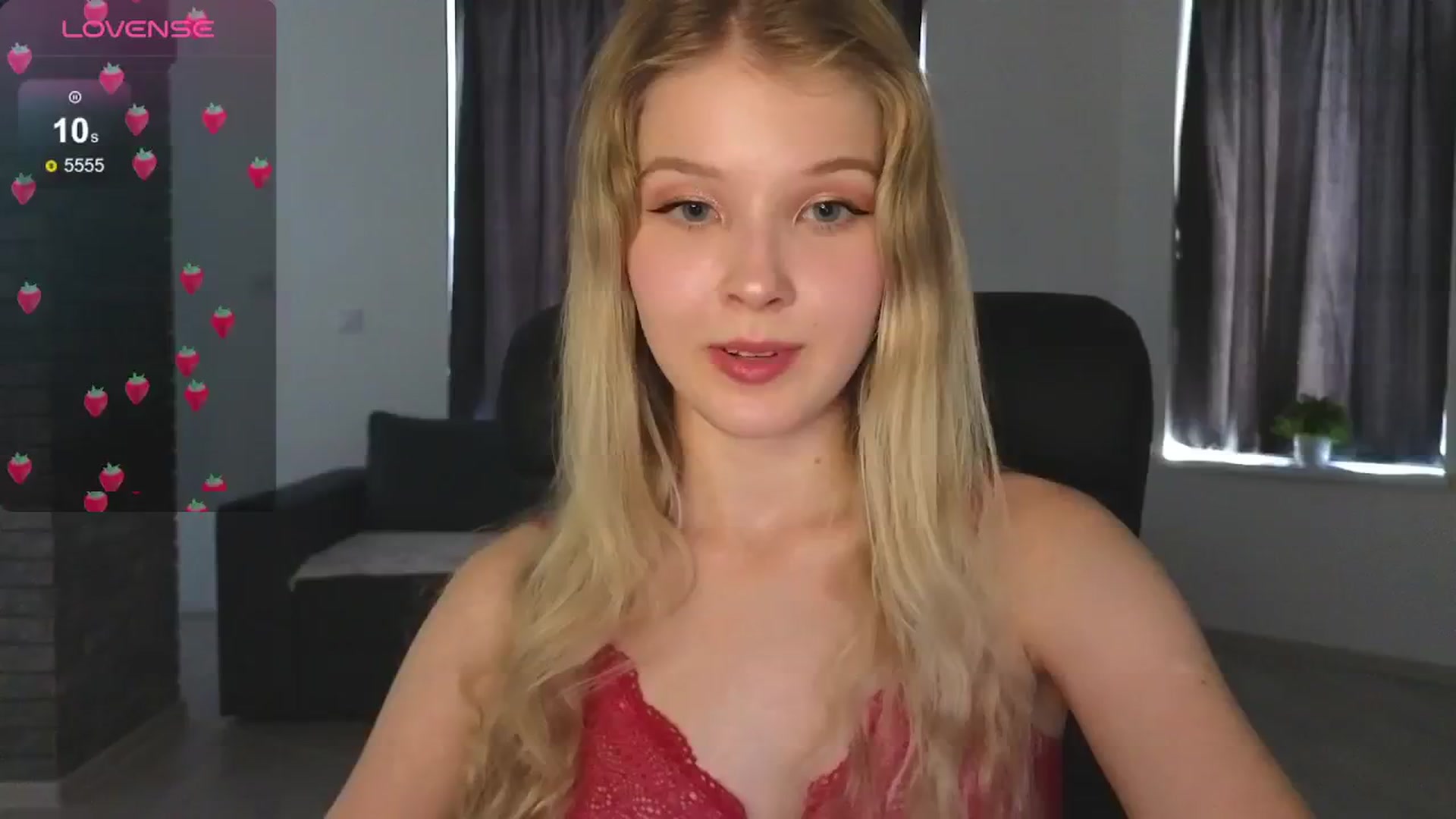 Gallery image thumbnail from Emiliya_Cute's myfreecams stream on, 08/28/2024, 14:00 image 4 of 20