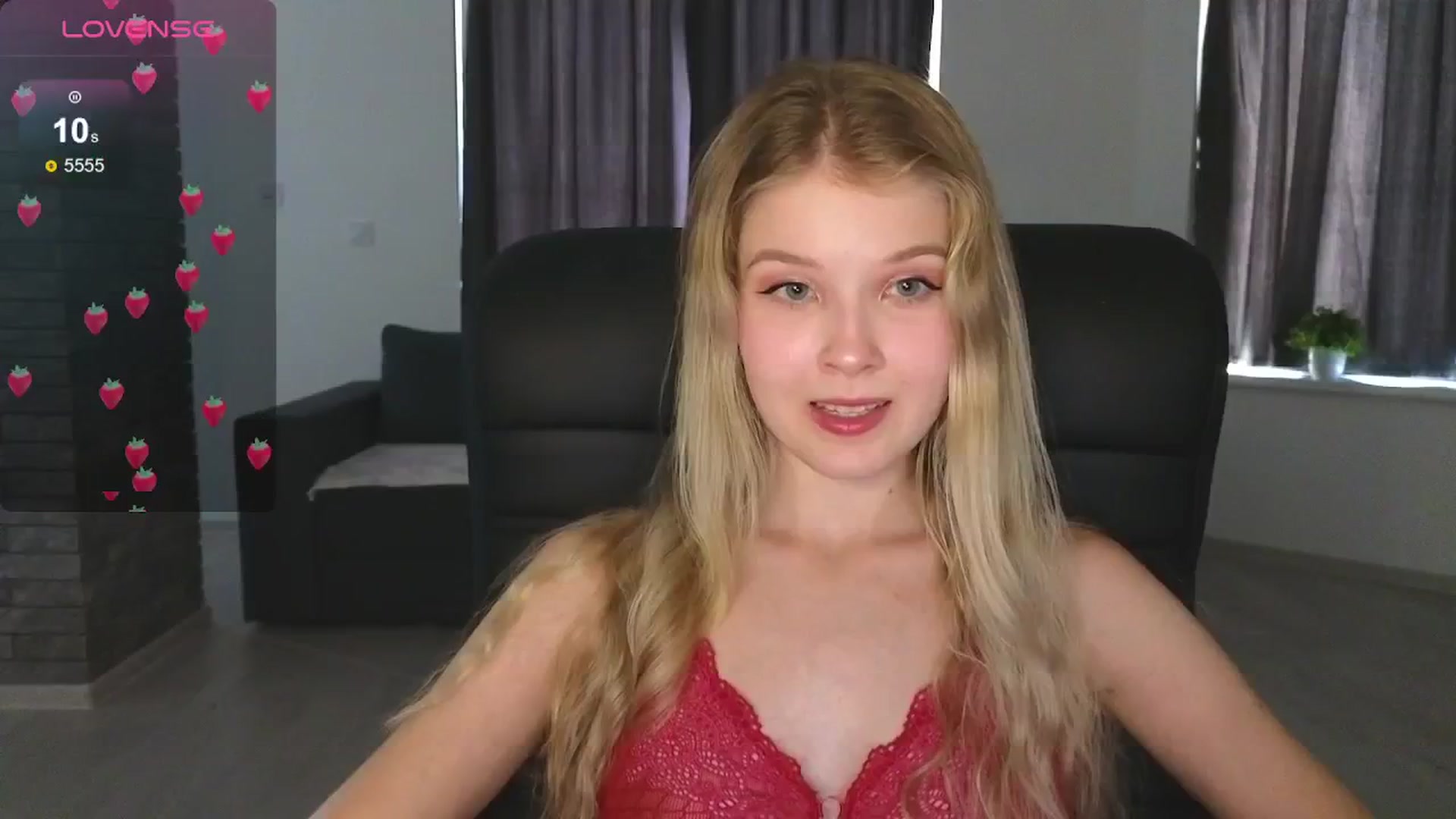 Gallery image thumbnail from Emiliya_Cute's myfreecams stream on, 08/28/2024, 14:00 image 2 of 20