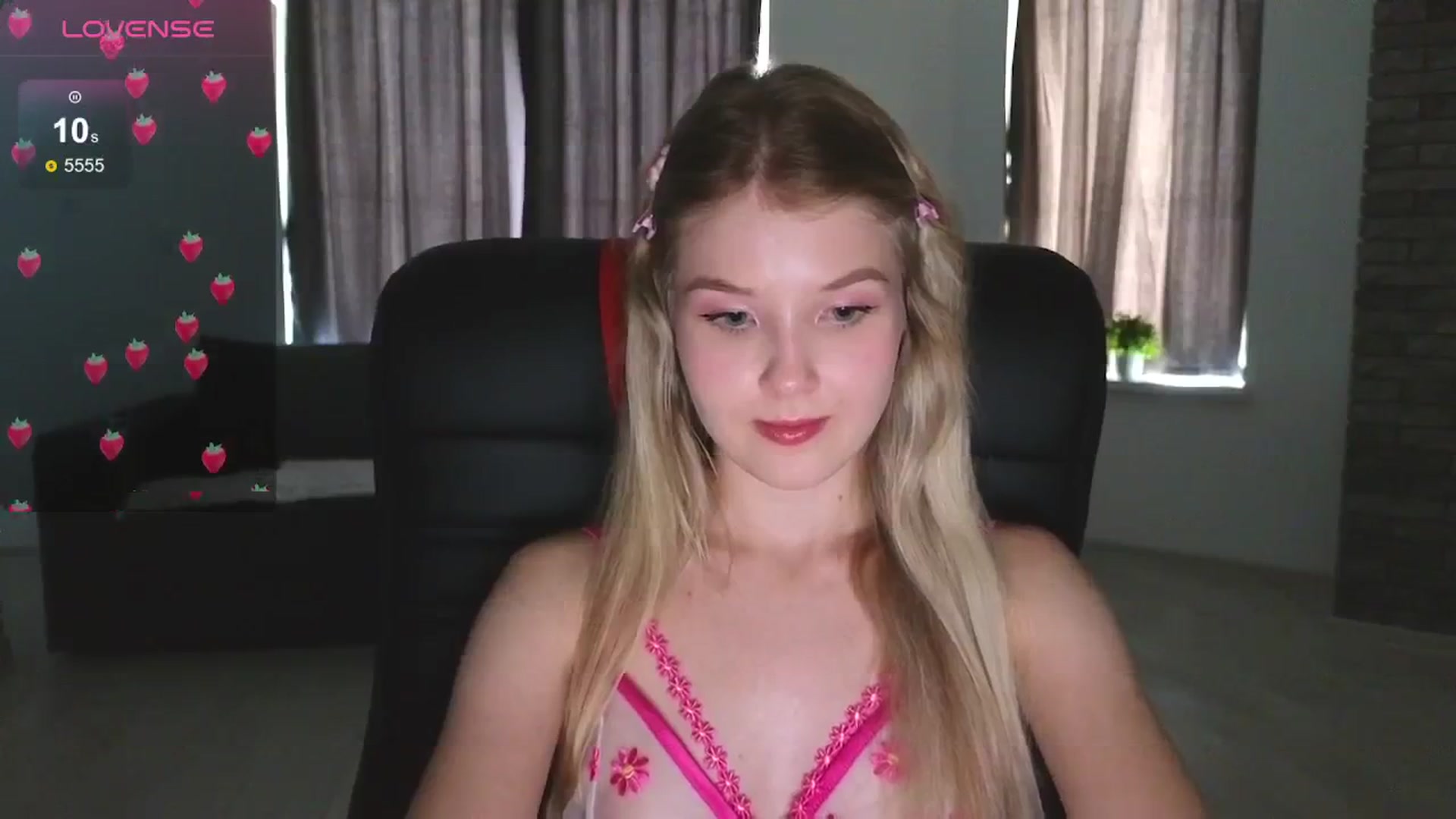 Gallery image thumbnail from Emiliya_Cute's myfreecams stream on, 08/30/2024, 12:05 image 20 of 20