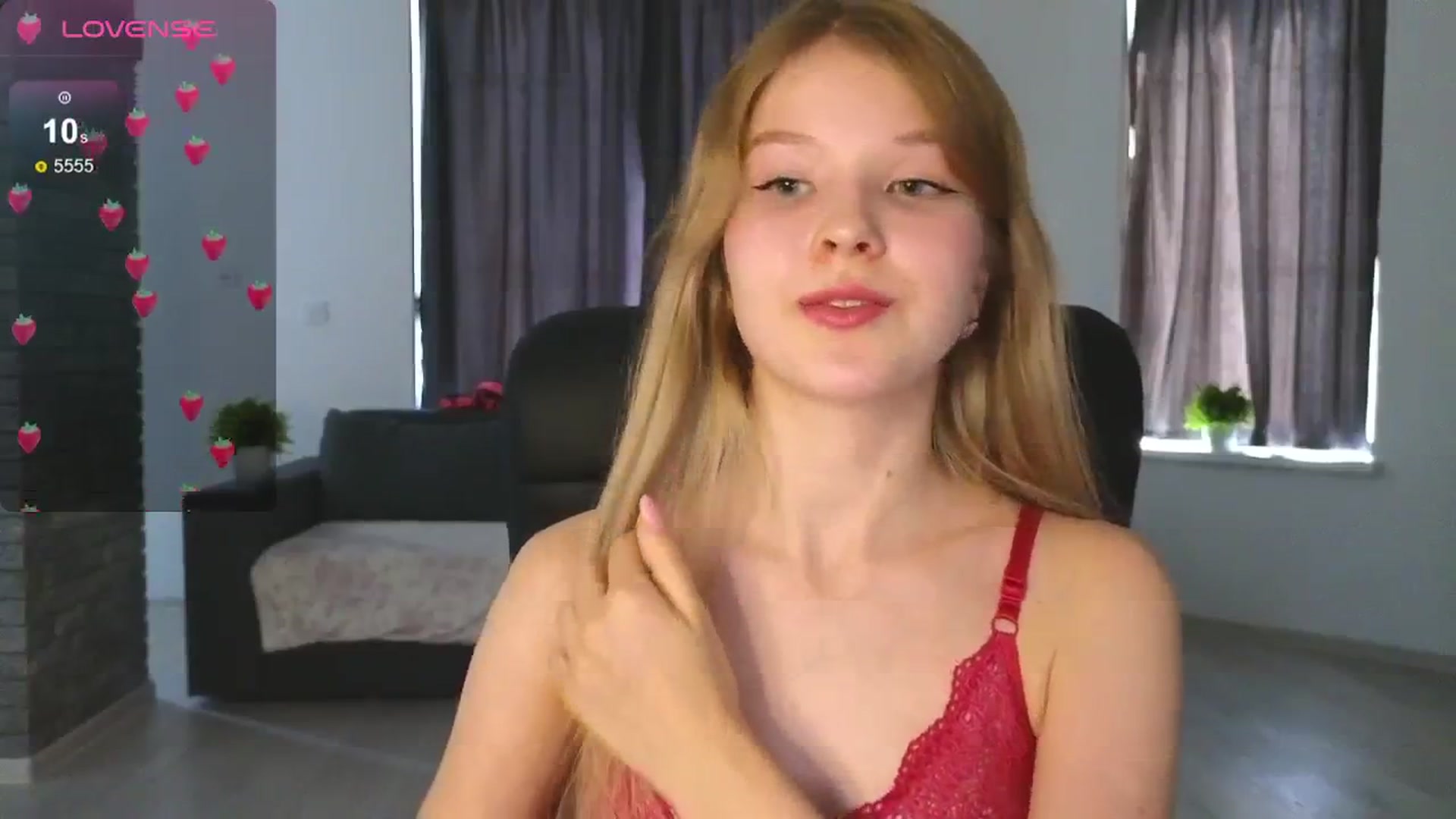 Gallery image thumbnail from Emiliya_Cute's myfreecams stream on, 09/08/2024, 11:51 image 7 of 20